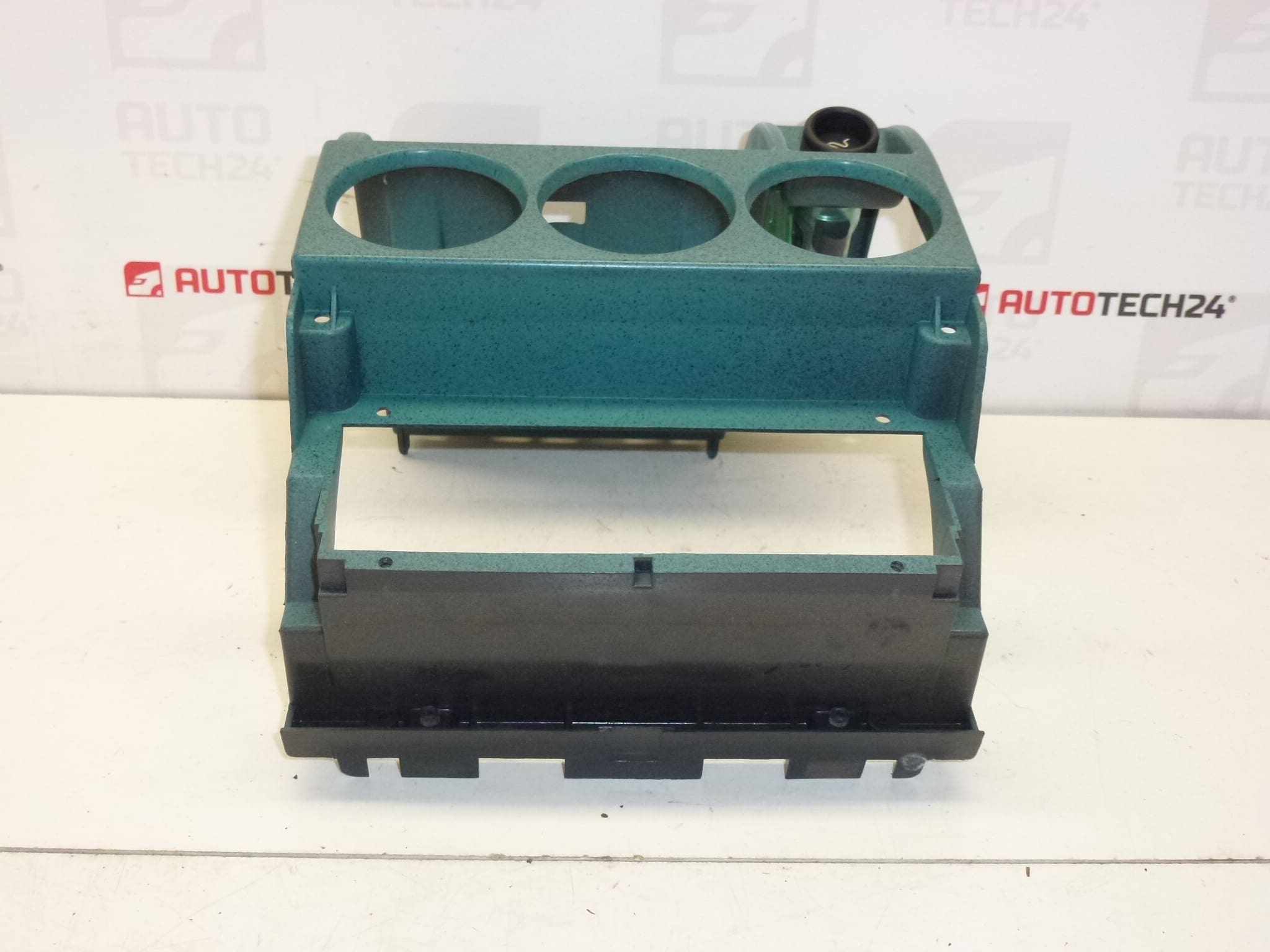 Panel palubní desky Citroën Berlingo I a Peugeot Partner I 9602991677 8203LA - Obrázek 2