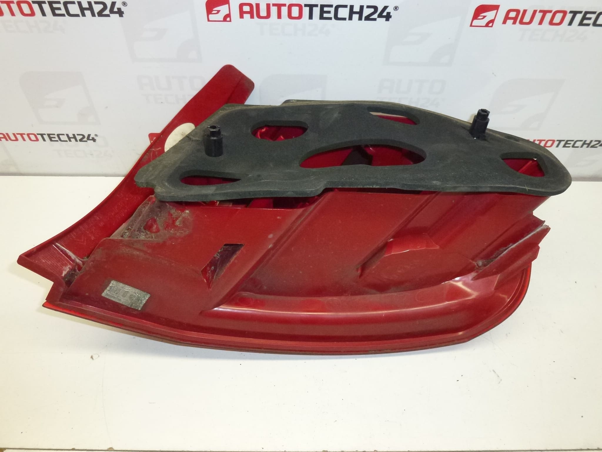 Levá zadní lampa Peugeot 407 sedan 6350HP - Obrázek 2