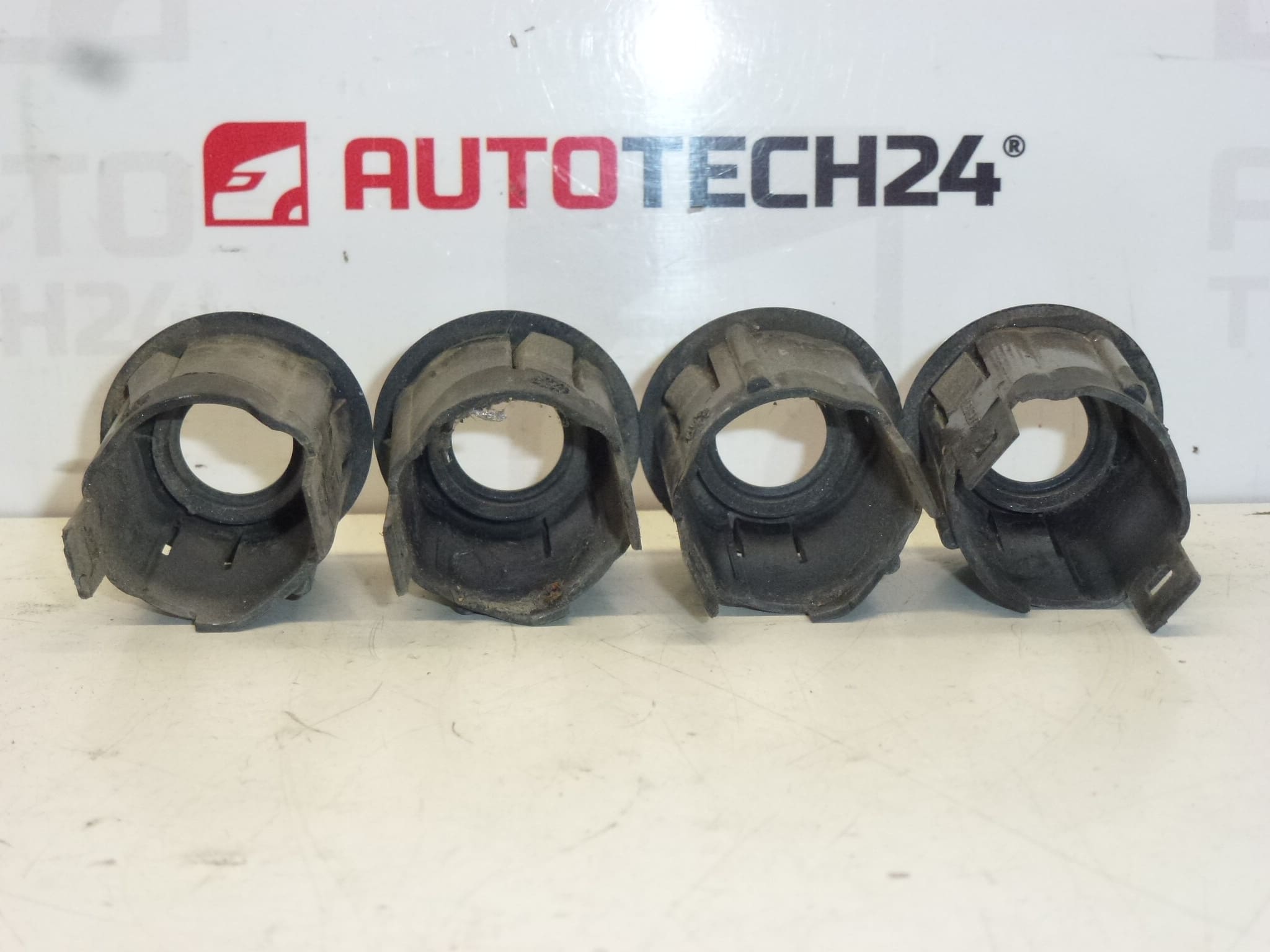 Sada držáků parkovacích senzorů Peugeot 407 7414FW - Obrázek 2