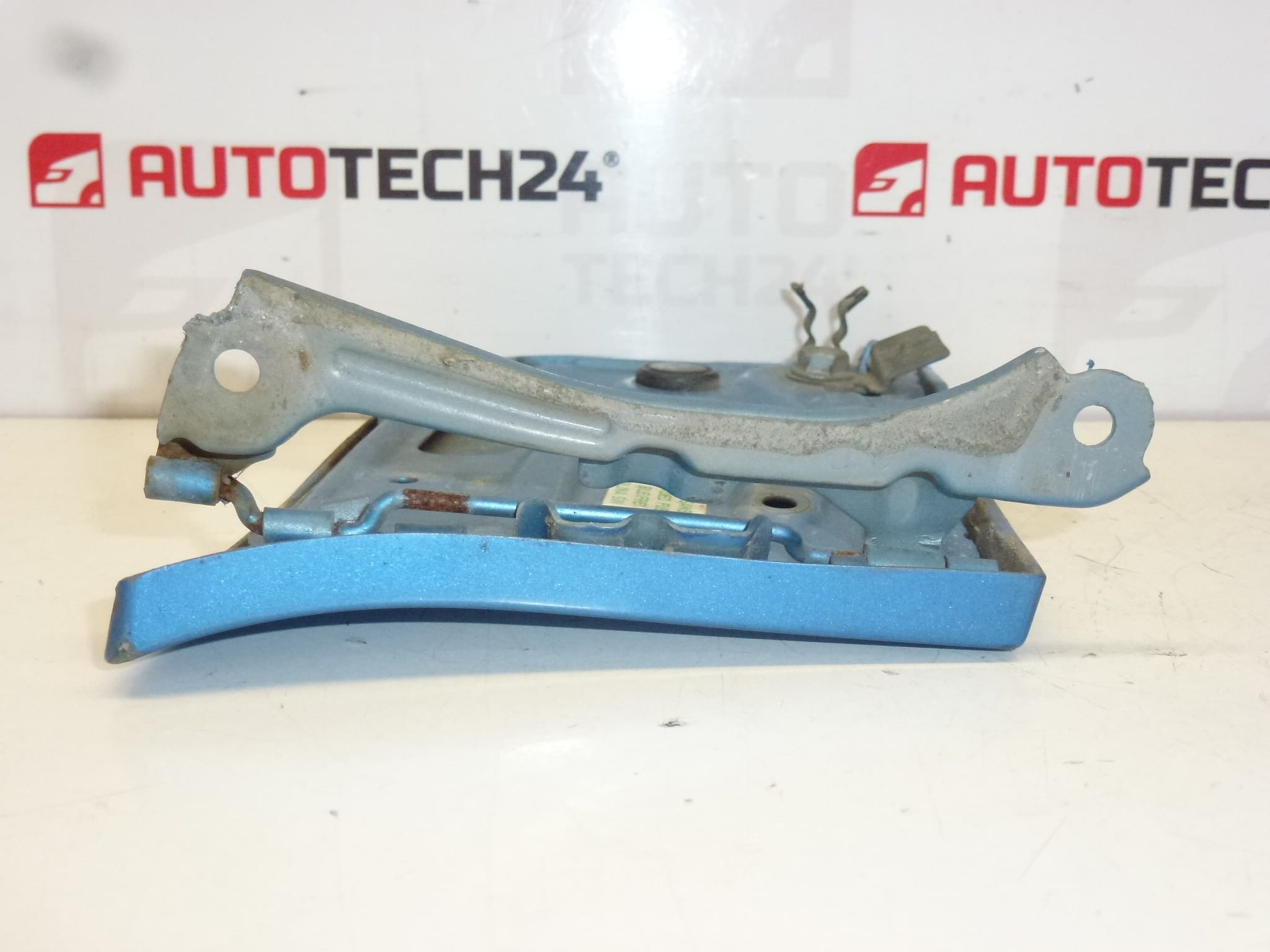 Kryt víčka nádrže modrá metalíza Peugeot 107 Citroën C1 1517C5 1517C9 - Obrázek 2