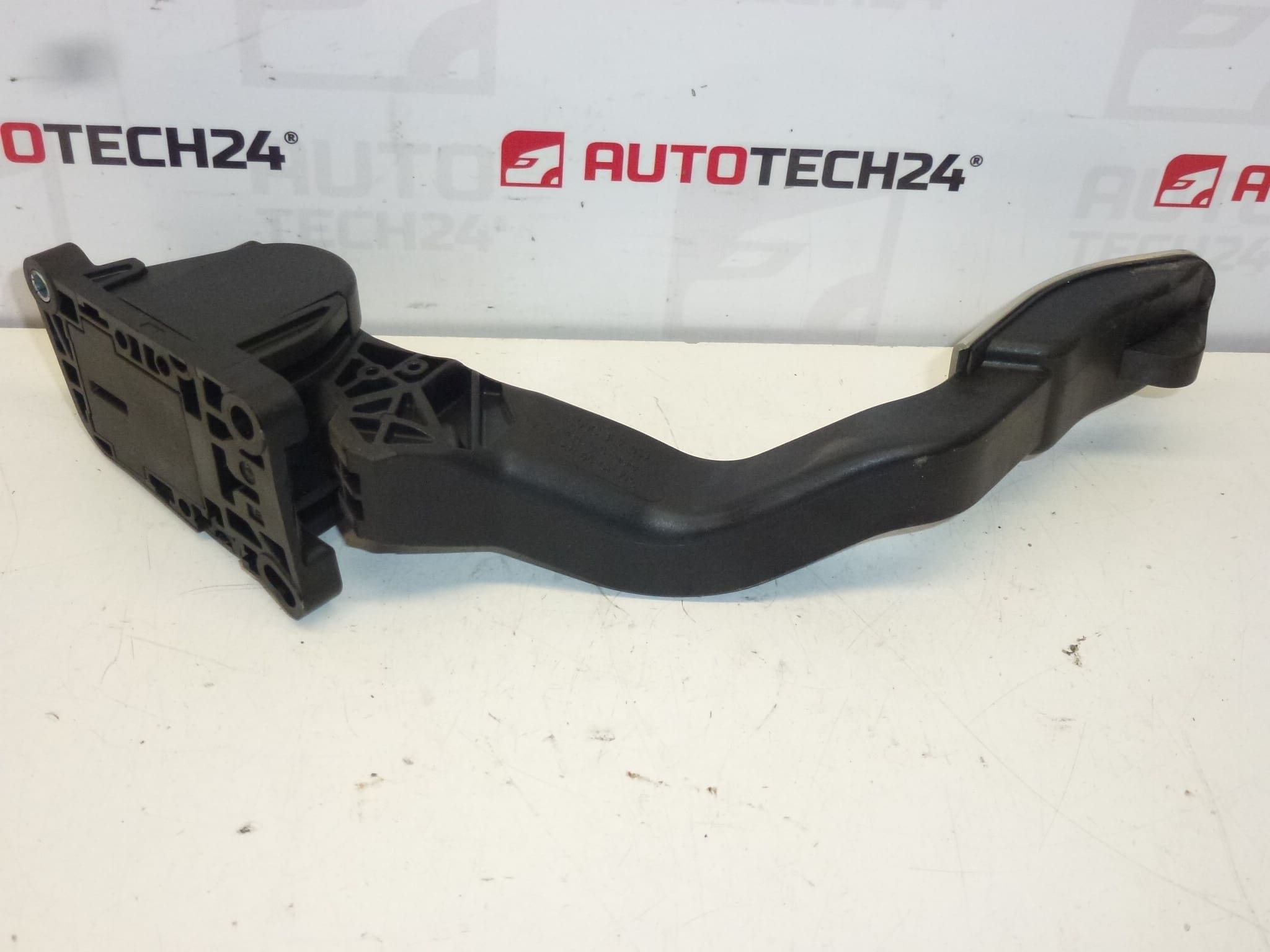 Plynový pedál Peugeot Bosch 0280755099 9654405980 1601R5 - Obrázek 2