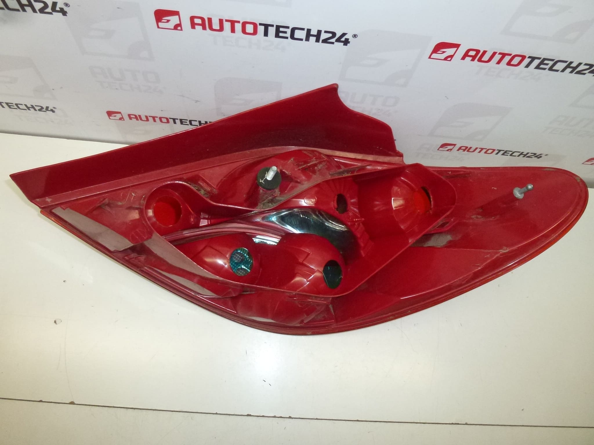 Zadní levá lampa Peugeot 207 9649986680 6350Y7 - Obrázek 2