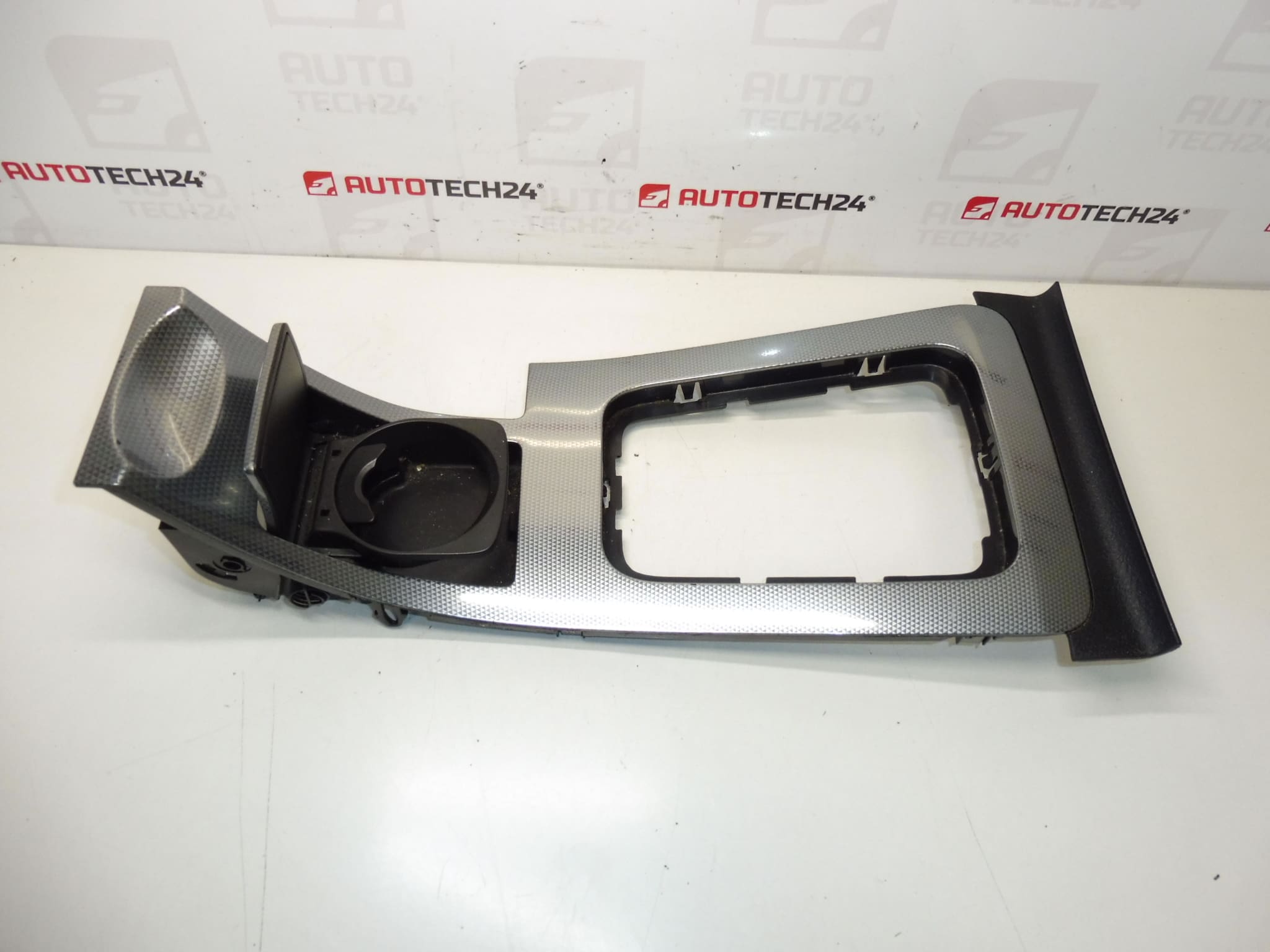 Kryt středového panelu Peugeot 407 9646824577 7589A4 - Obrázek 2