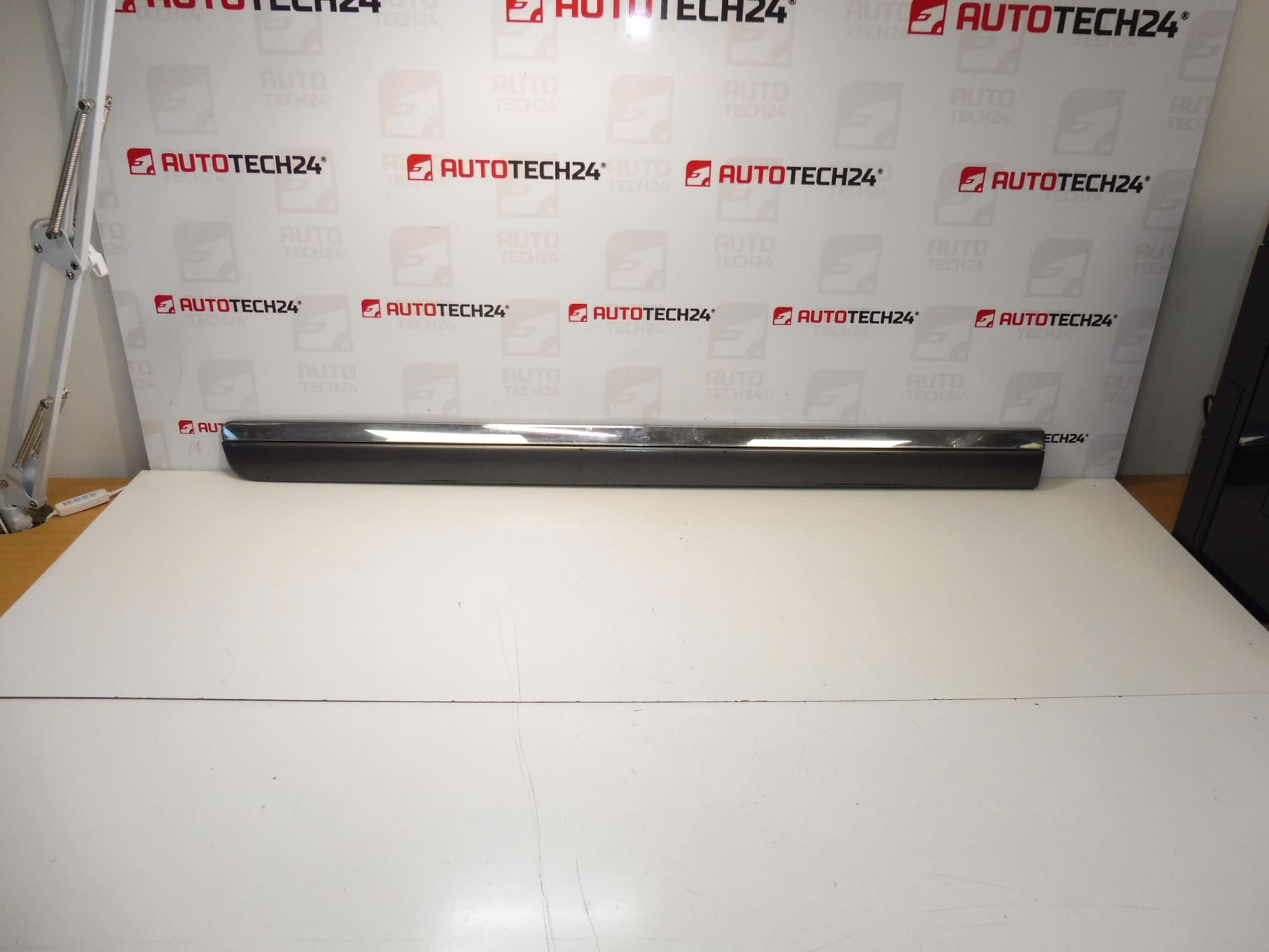 Lišta levých předních dveří Citroen C8 Peugeot 807 KTQ 1401028777 8545GH