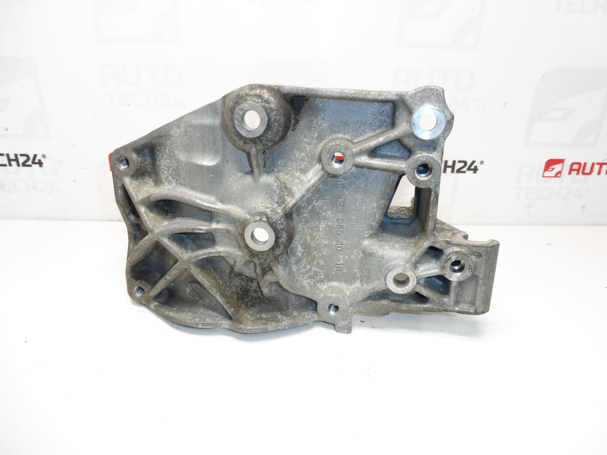 Držák Klimakompresoru 1.5 HDI 9823598480 9827896580 - Obrázek 2