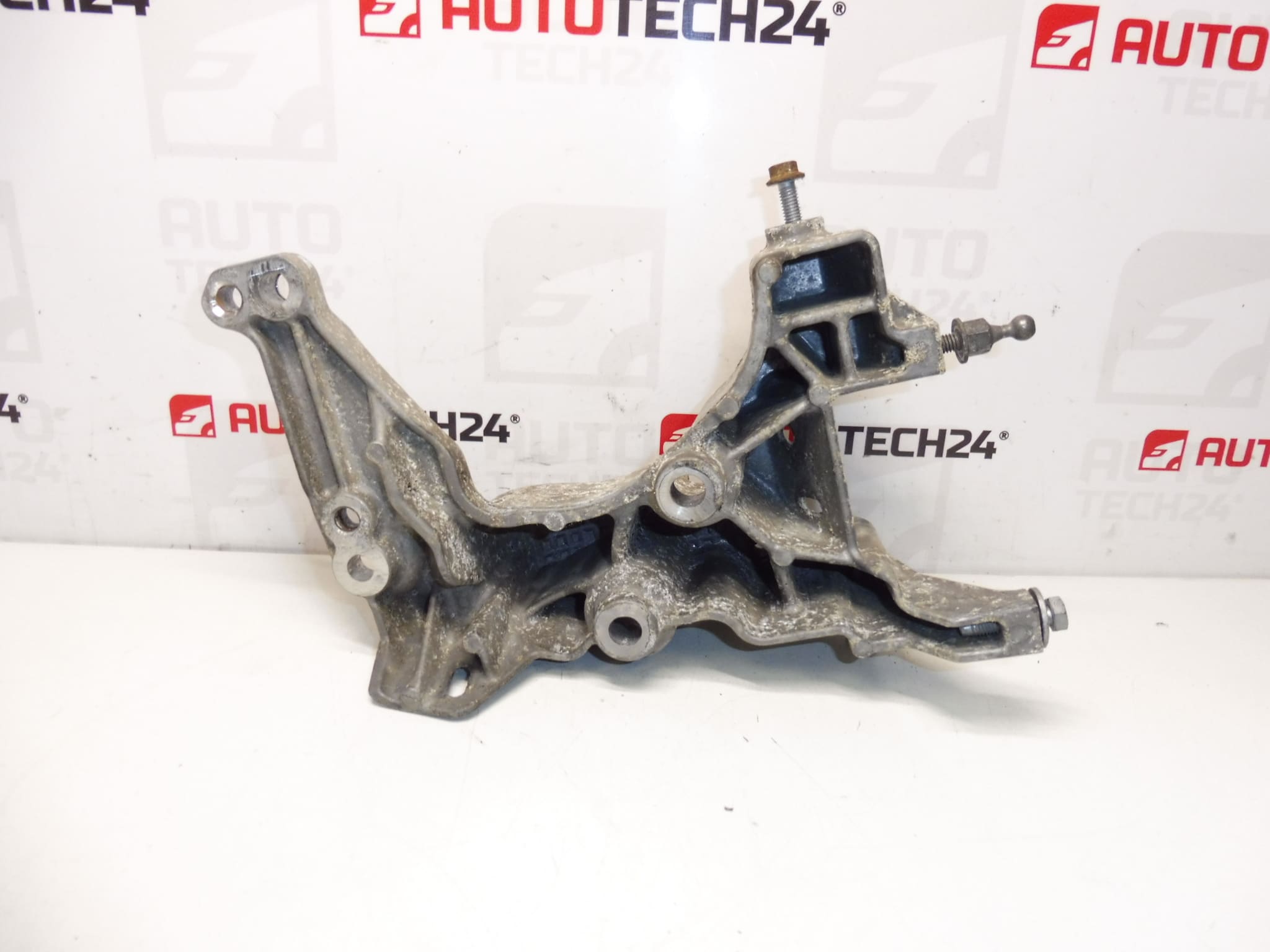 Držák alternátoru 1.5 HDI 9808696680 - Obrázek 2