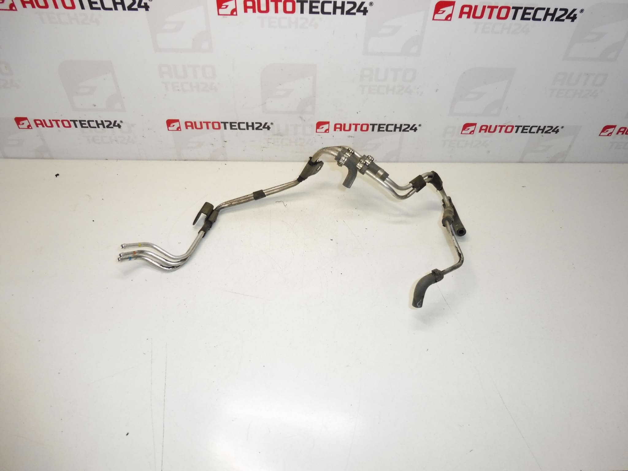 Podtlakové potrubí Citroën Peugeot 2.2 HDI 1622CW 1622EH