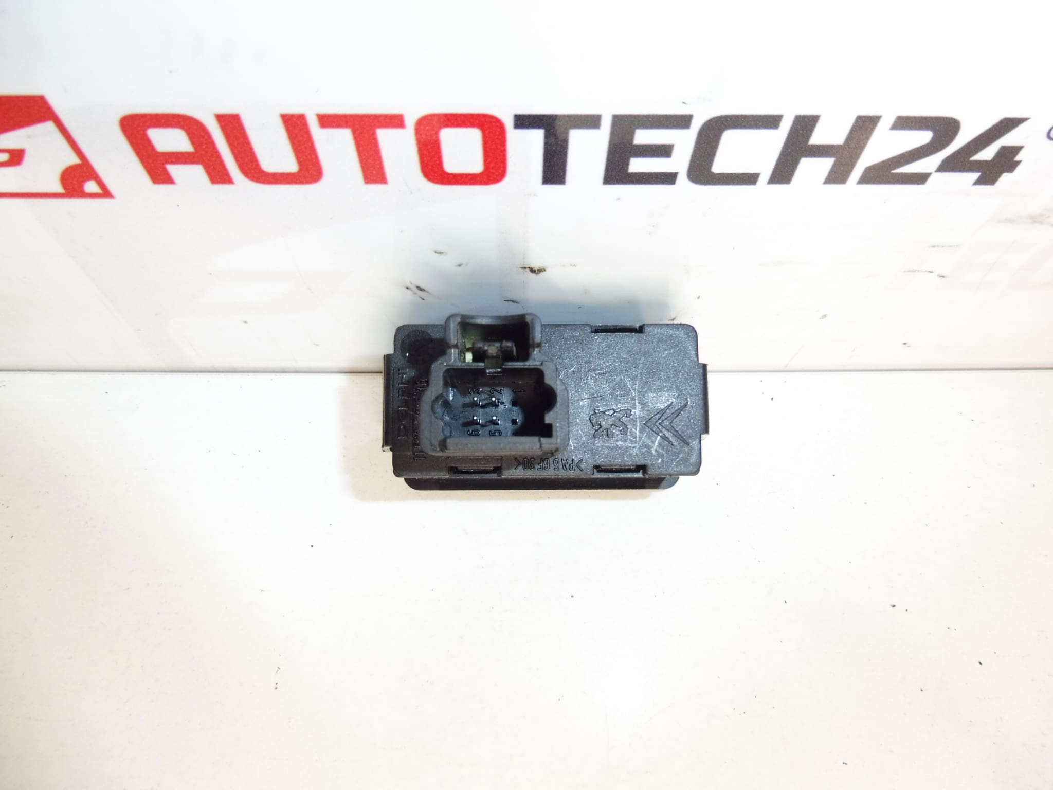 Ovladač okna Citroën C8 Peugeot 807 14996420XT 6554P6 - Obrázek 2