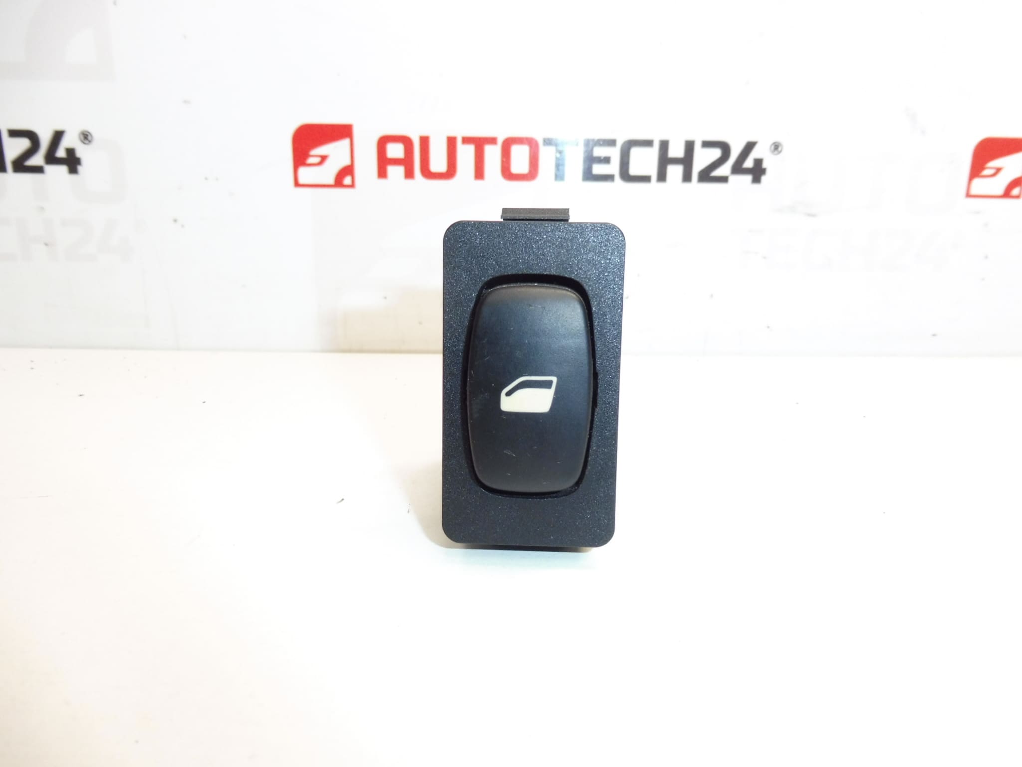 Ovladač okna Citroën C8 Peugeot 807 14996420XT 6554P6