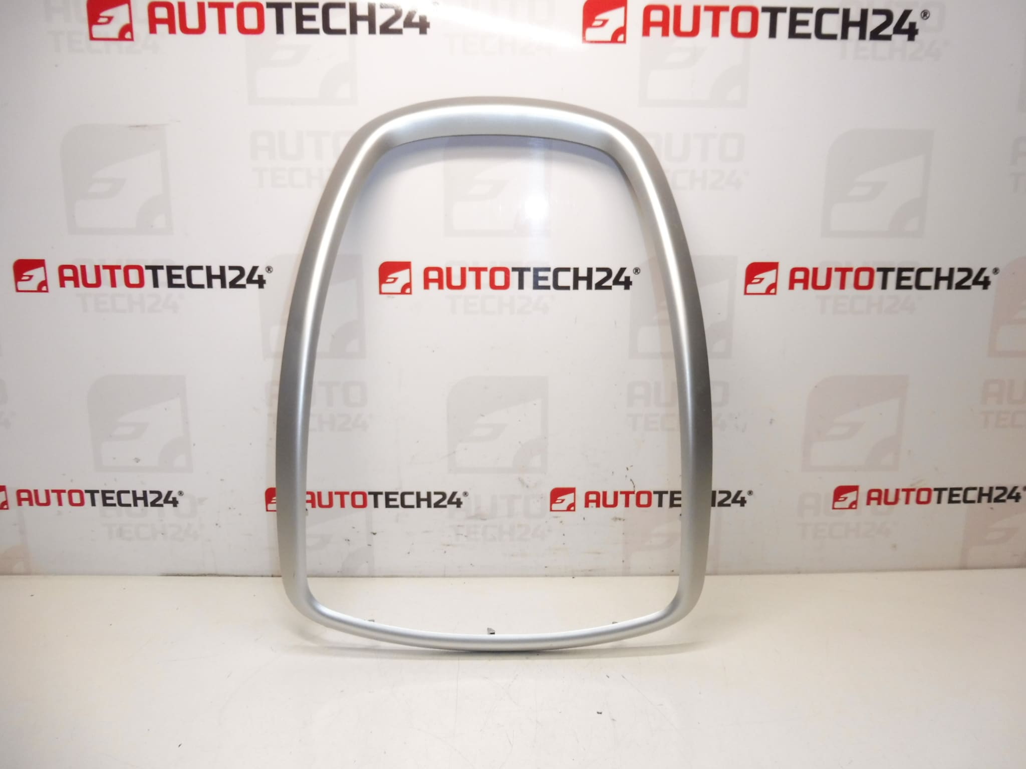Ozdoba středového panelu Peugeot 206+ 207 96831399 824455