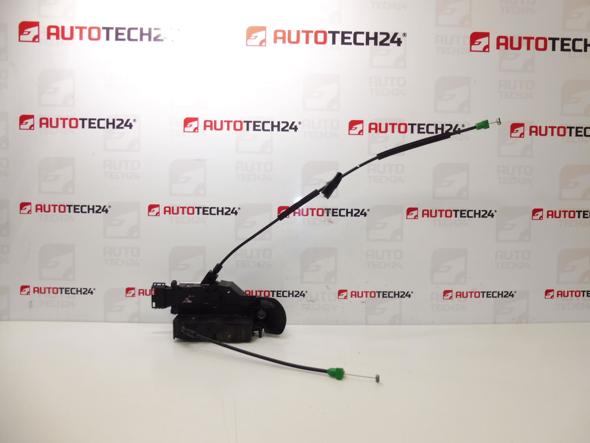 Zámek levých předních dveří Citroën C3 Picasso 9135FR