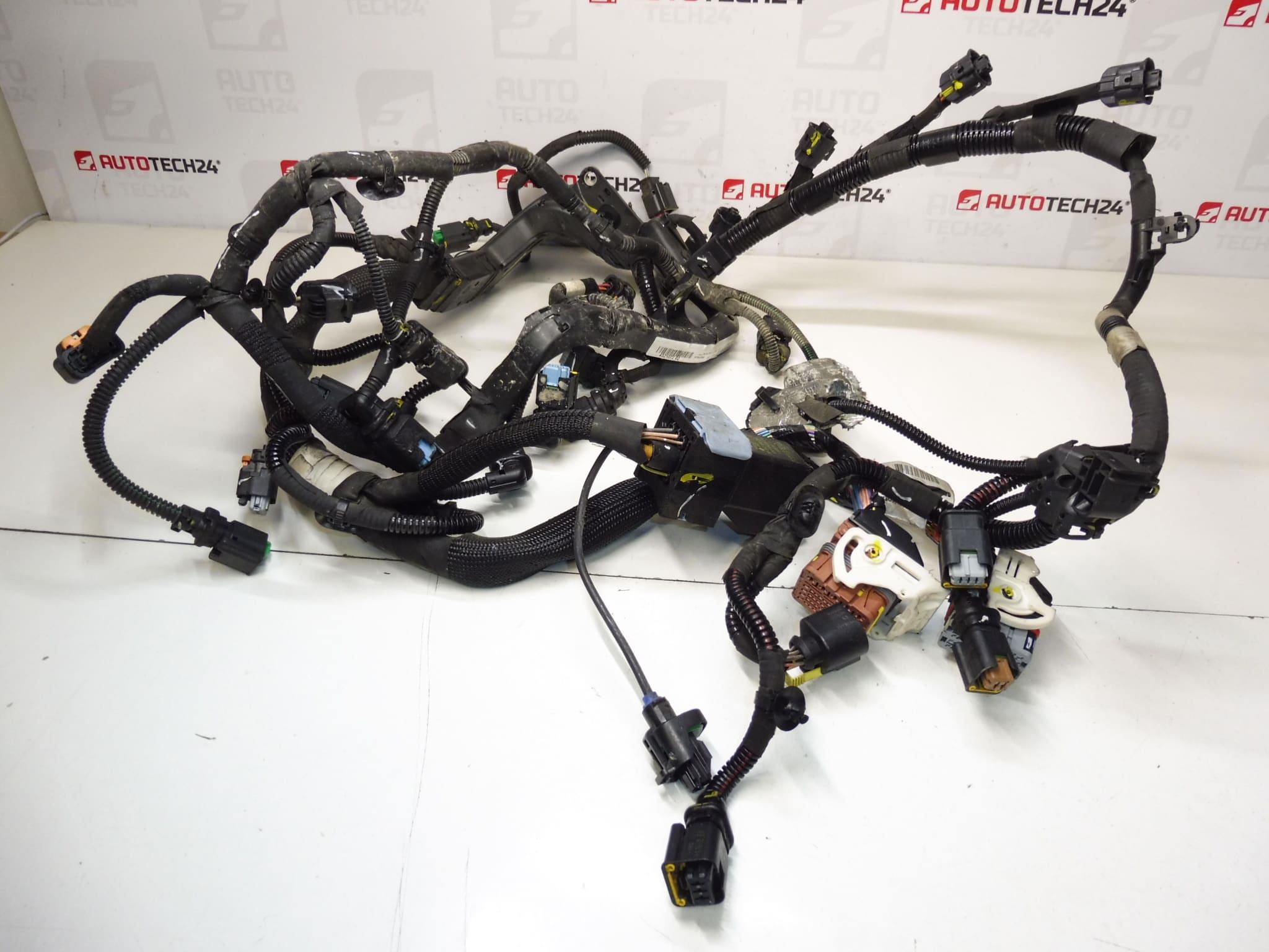 Hlavní Motorový Svazek Citroën Peugeot 1.6 eHDI 9803029180 9678305680 - Obrázek 2