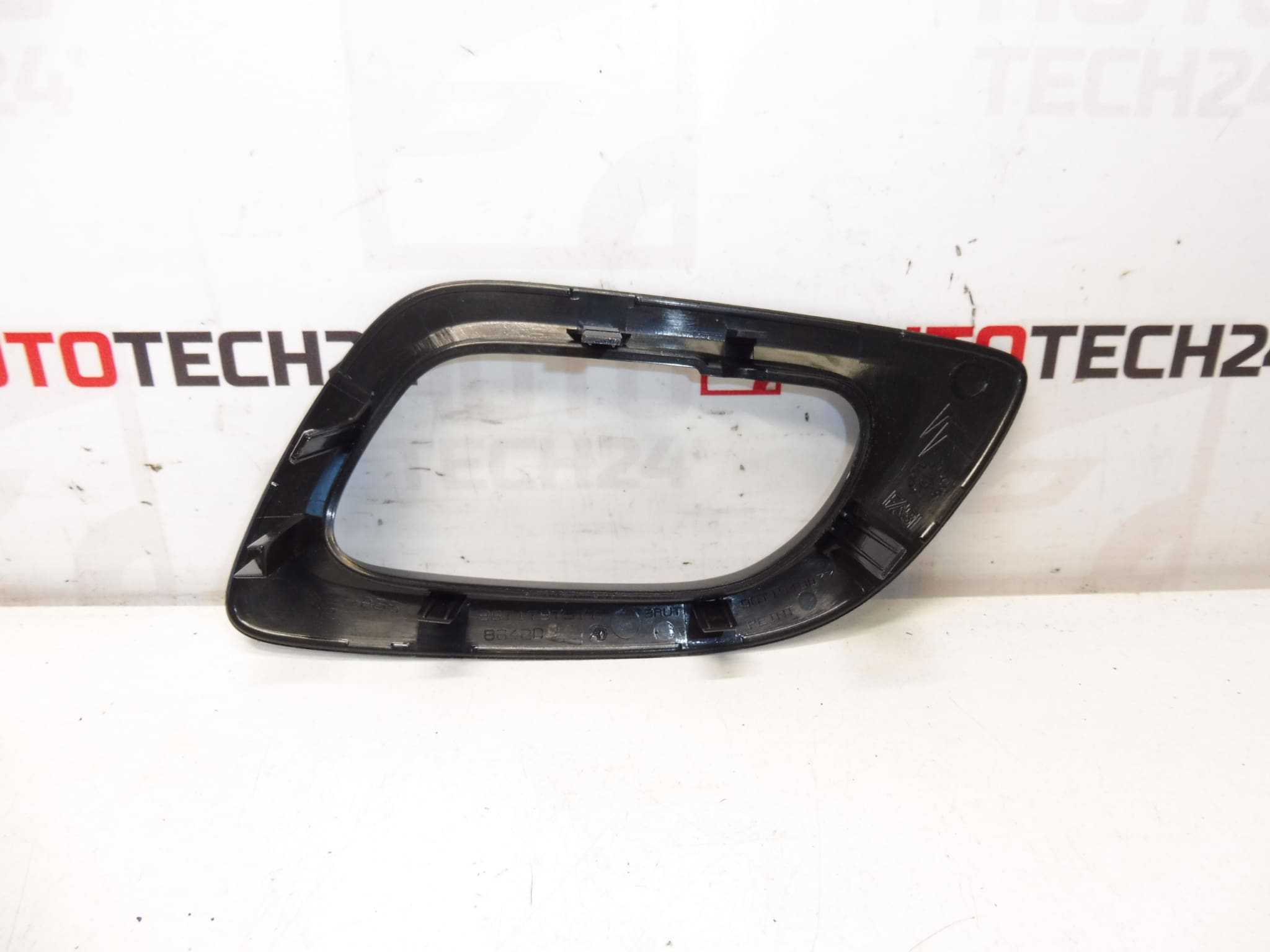 Kryt vnitřní pravé kliky pro Citroën C4/DS4 9671797577 9671949077 9119JX - Obrázek 2