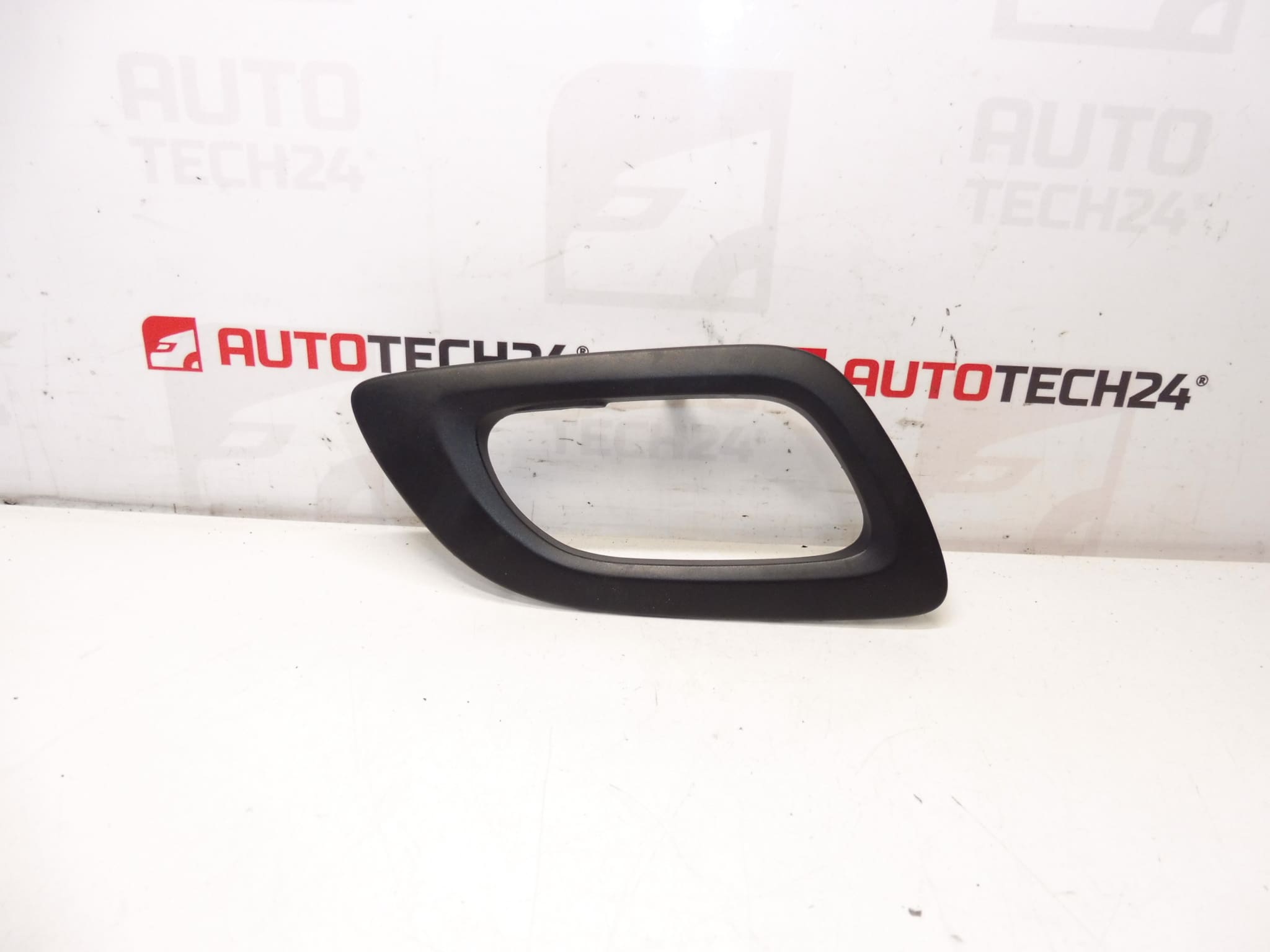 Kryt vnitřní pravé kliky Citroën C4 DS4 9671797577 9671949077 9119JX