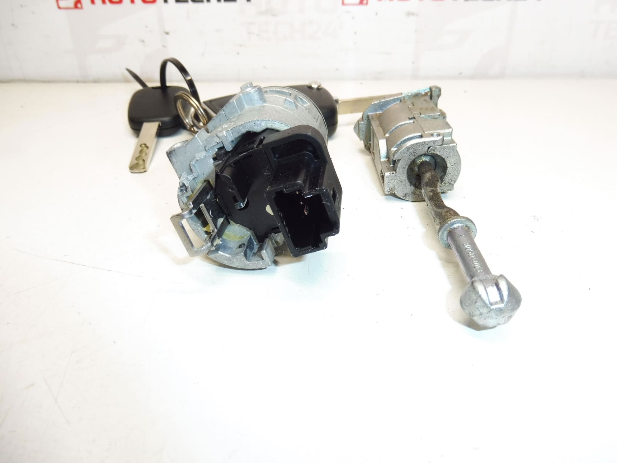 Sada zámků a 2 klíče Citroën 9801984780 4162PT - Obrázek 2