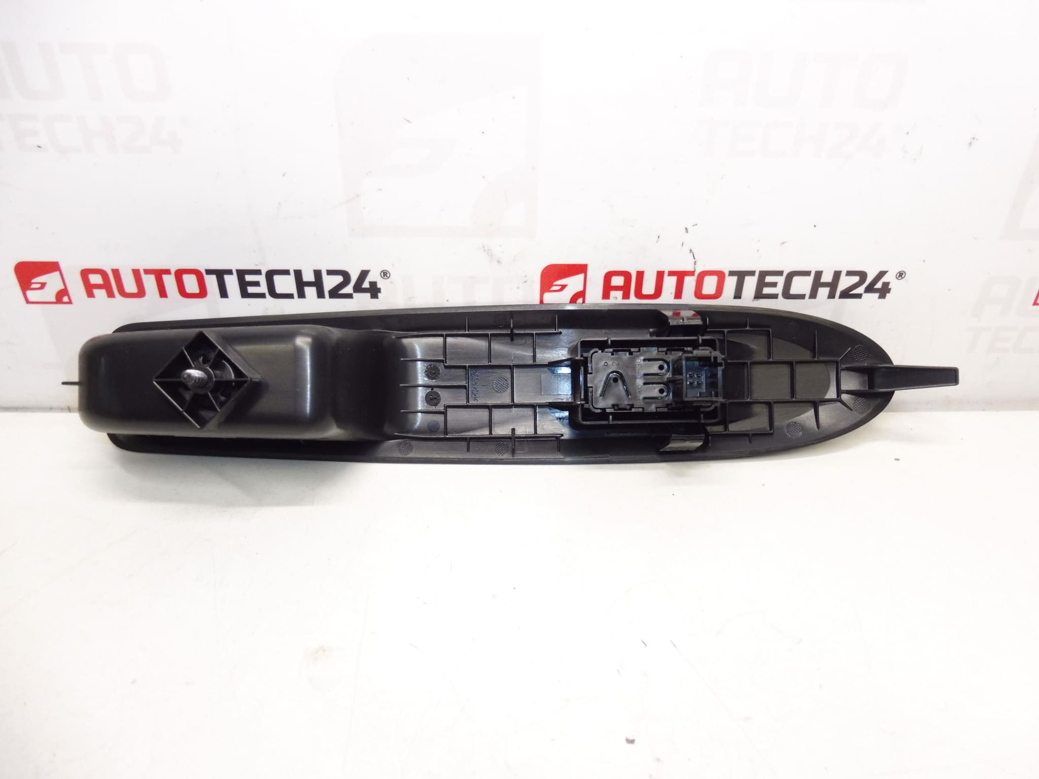 Ovladač oken Citroën C4 II DS4 96657056ZD 6490JY - Obrázek 2