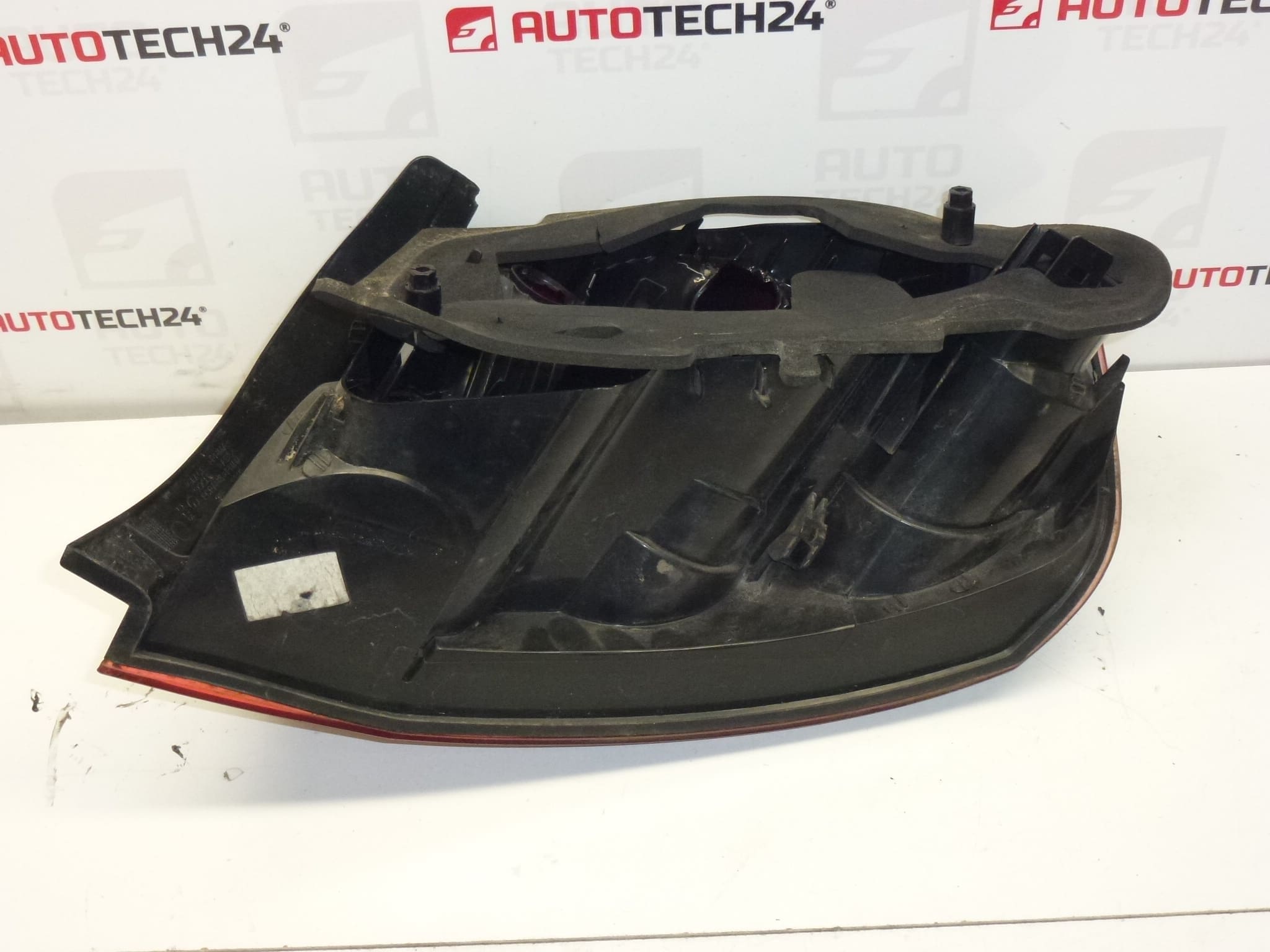 Levá zadní lampa Peugeot 407 sedan 6350GC - Obrázek 2