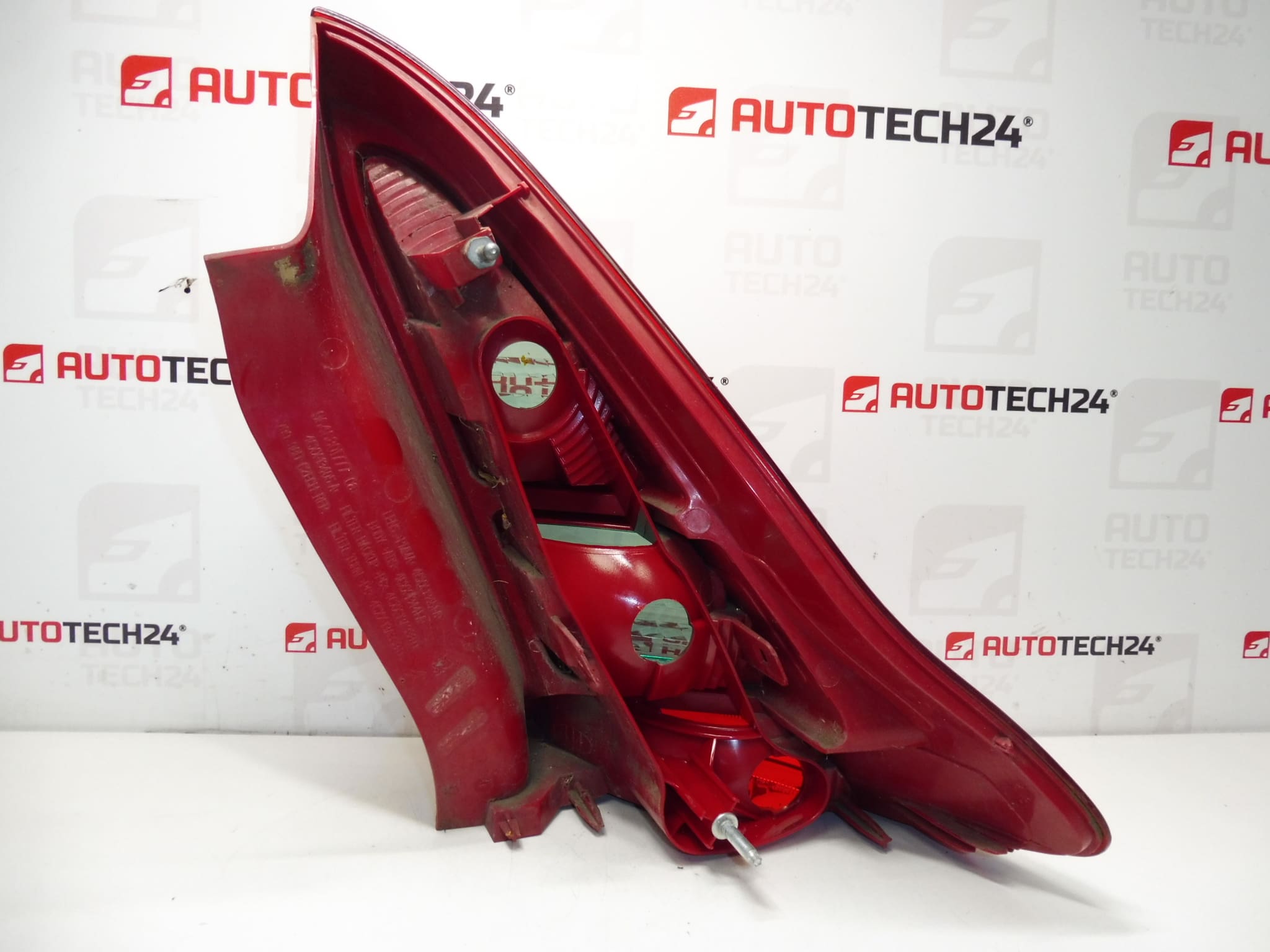 Levá zadní lampa světlo Citroën C4 3 dveře bez patice 9646801777 6350T6 - Obrázek 2