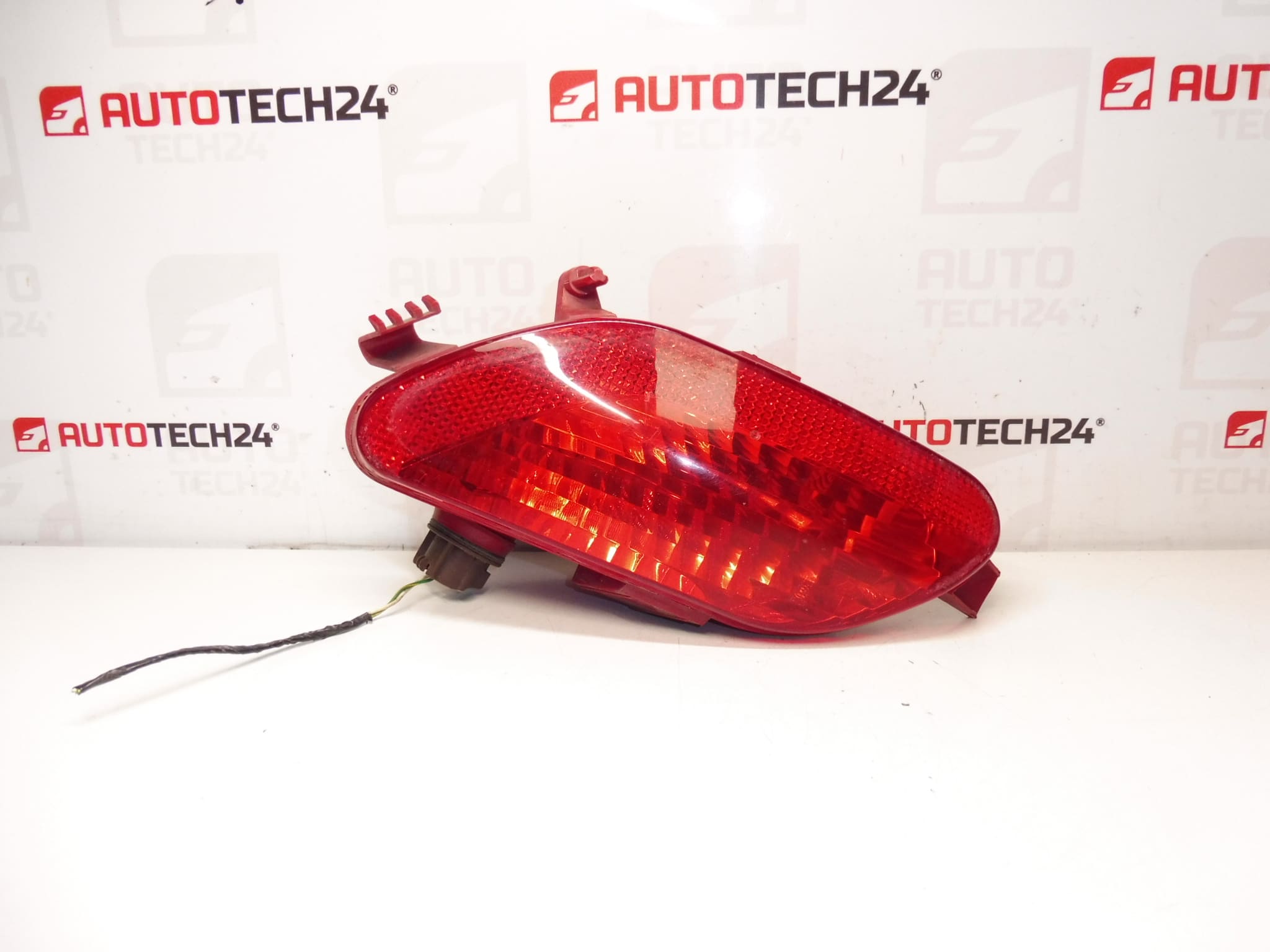 Zadní mlhová lampa se žárovkou levá Citroën C4 3 dveře 9652736480 6350T7