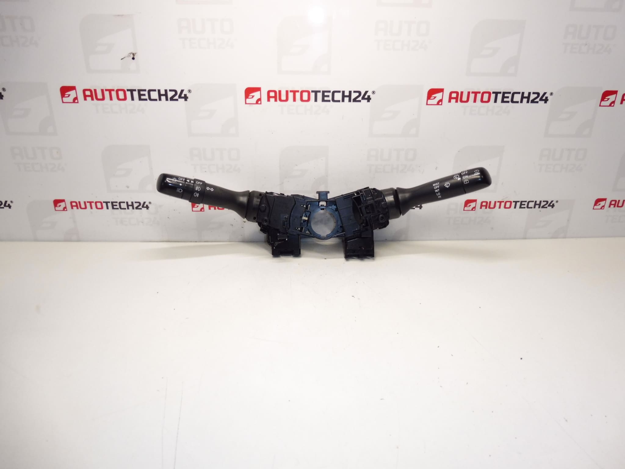 Ovladače pod volantem Citroën C1 Peugeot 107 6239SA B000612880