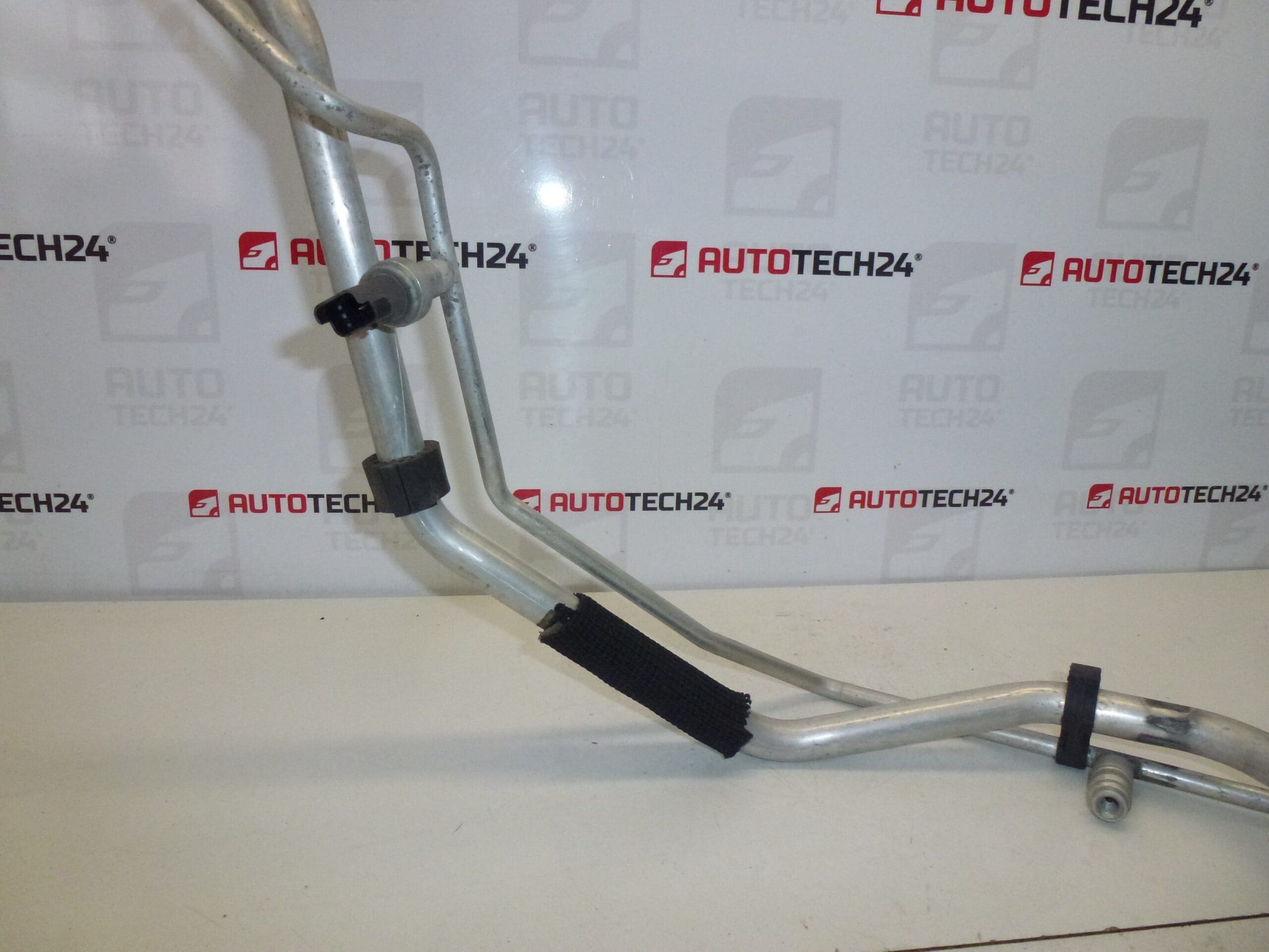 Trubky klimatizace Citroën Peugeot 9658201280 647741 - Obrázek 2