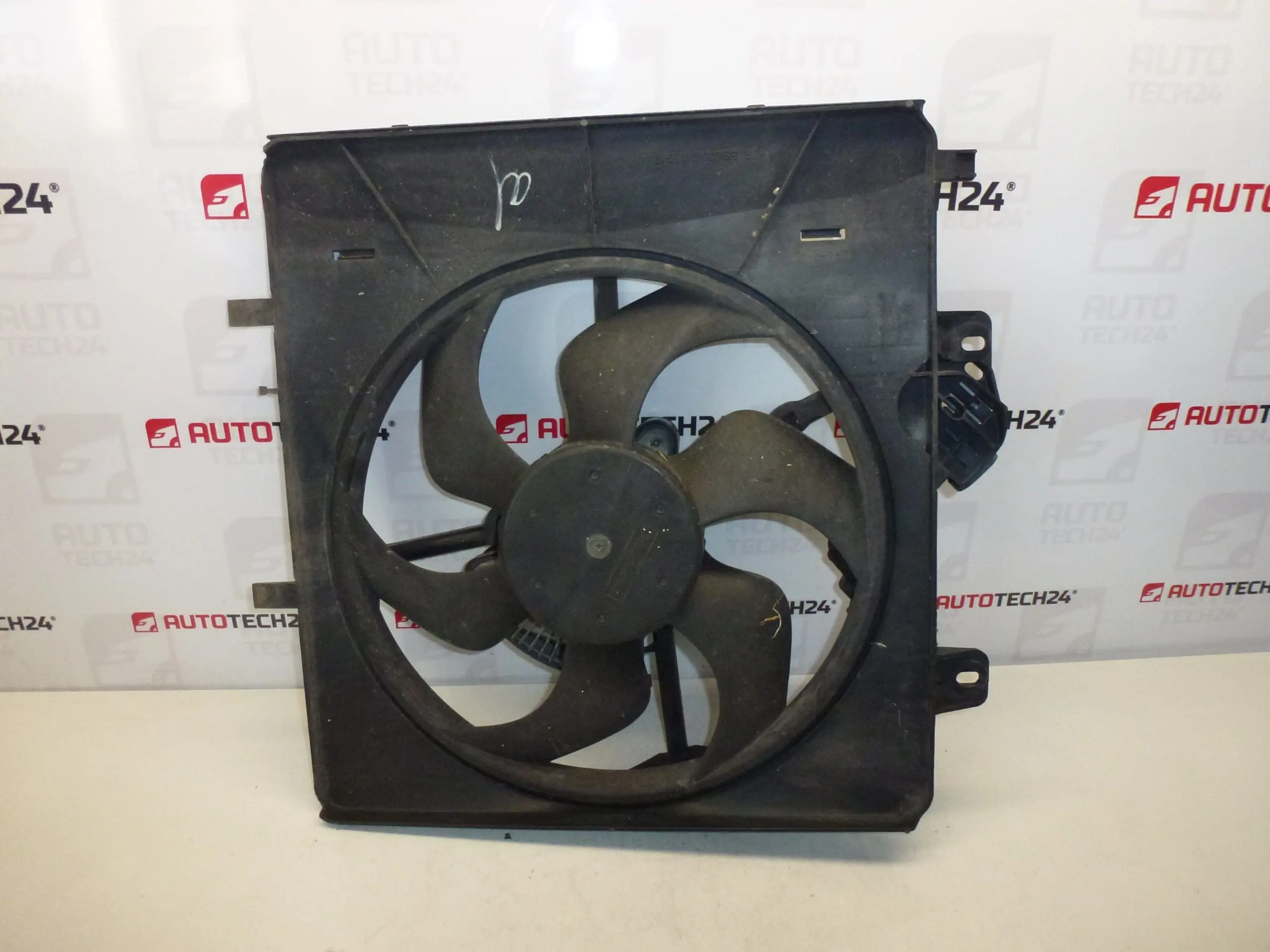 Ventilátor chladiče Citroën Peugeot 9652396280 1253E9 1253H3 1253C6 - Obrázek 2
