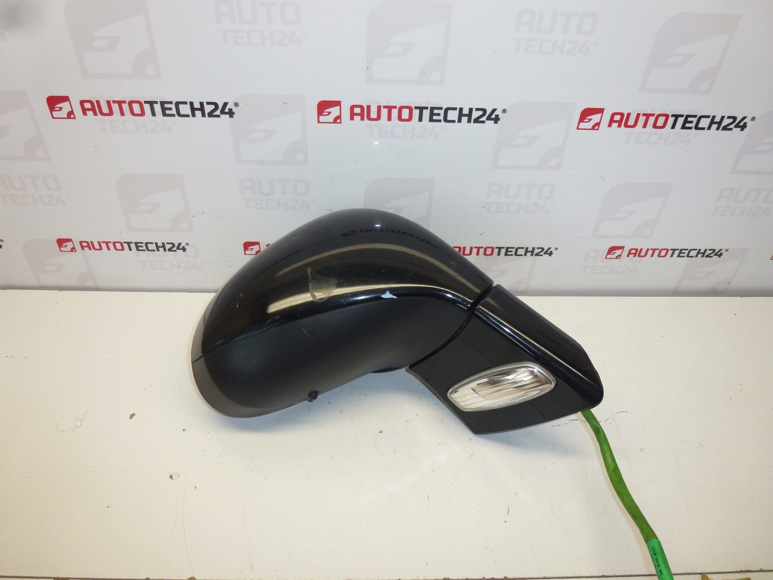 Pravé zrcátko Peugeot 308 KTVD 8153NC