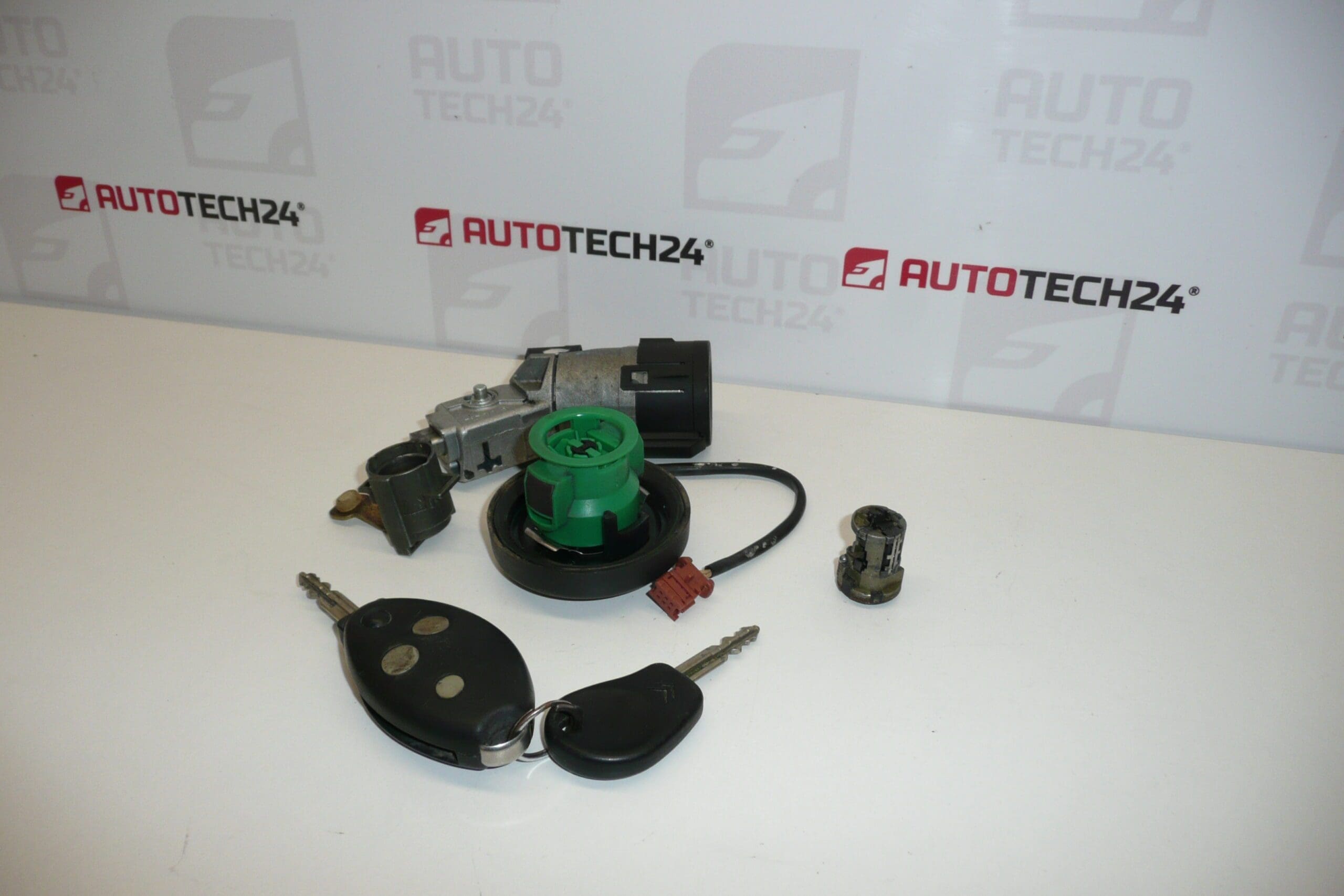 Sada zámků a 2 klíče pro Citroën C5 (2005-2007) s kódem 4162HE - Obrázek 2