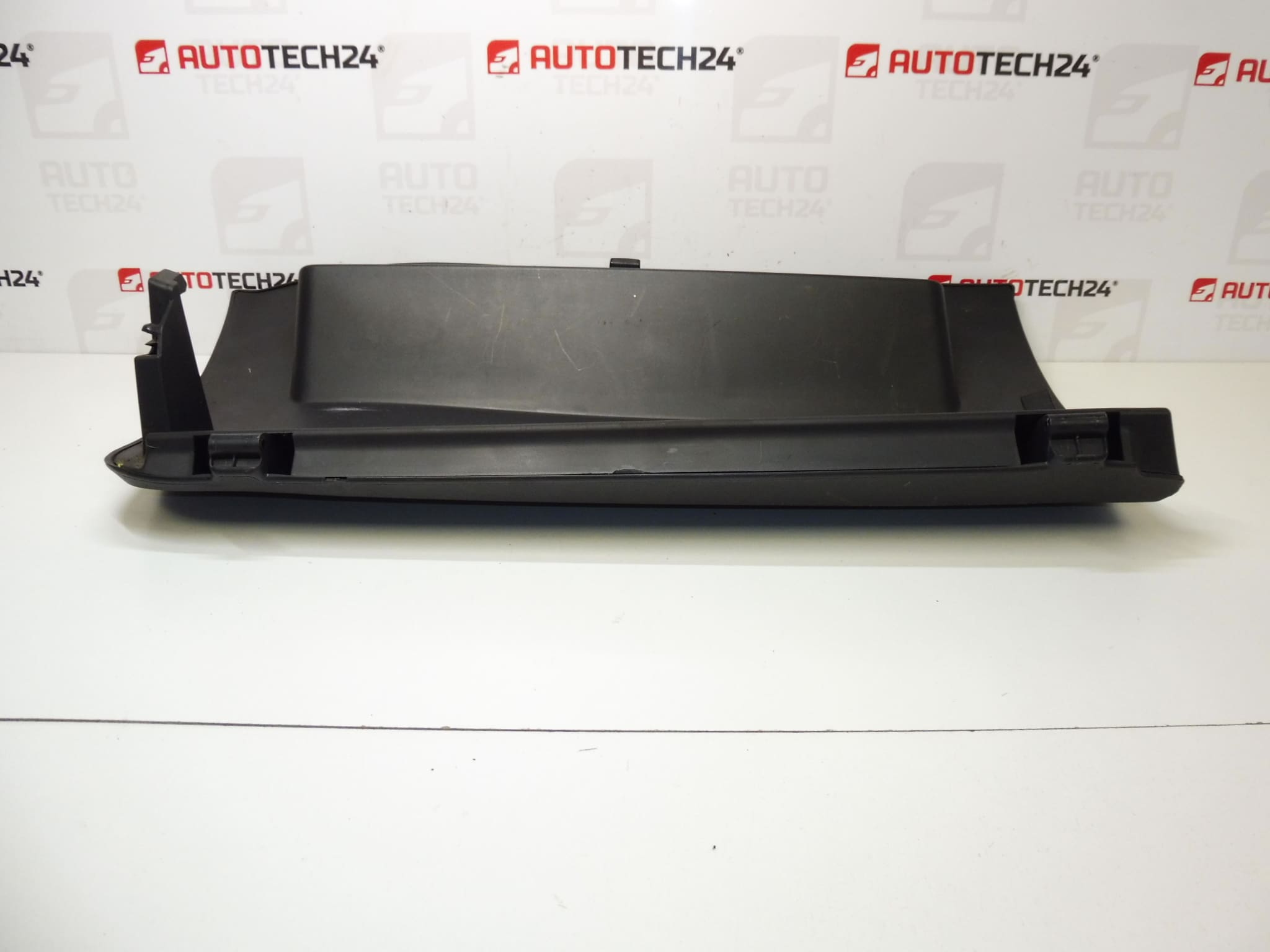 Odkládací schránka Citroën C4 Picasso 8218FG - Obrázek 2