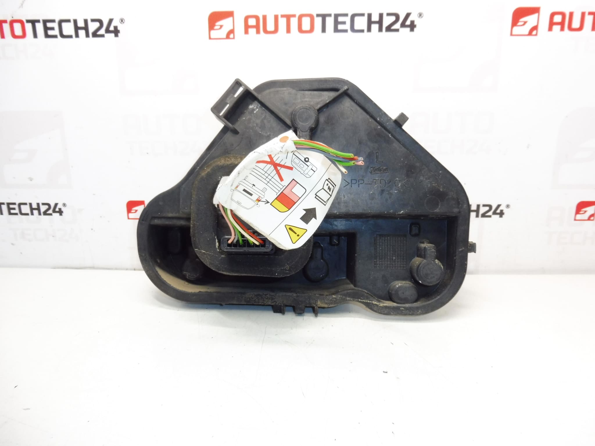 Patice s kabeláží zadní levé lampy Citroën C3 III 9812257580 - Obrázek 2