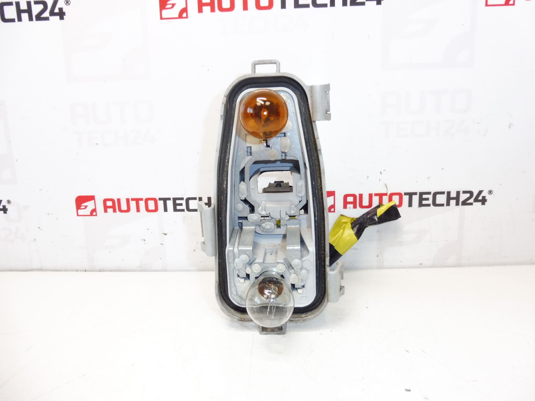 Patice zadní levé lampy blatník Citroën C4 Picasso 9653547580 6350CA