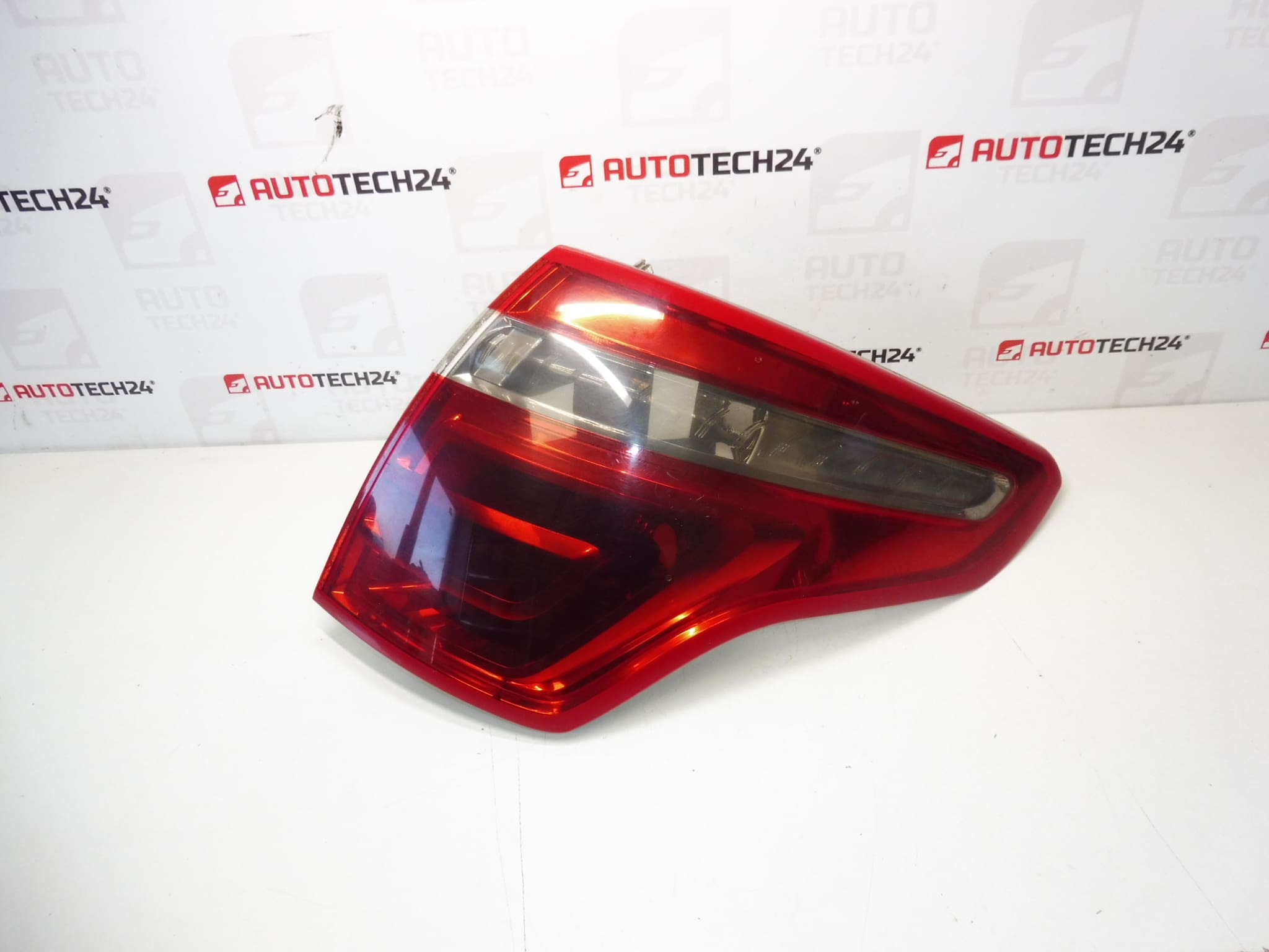 Zadní pravé světlo blatník Citroën C4 Picasso 9653547480 6351CA