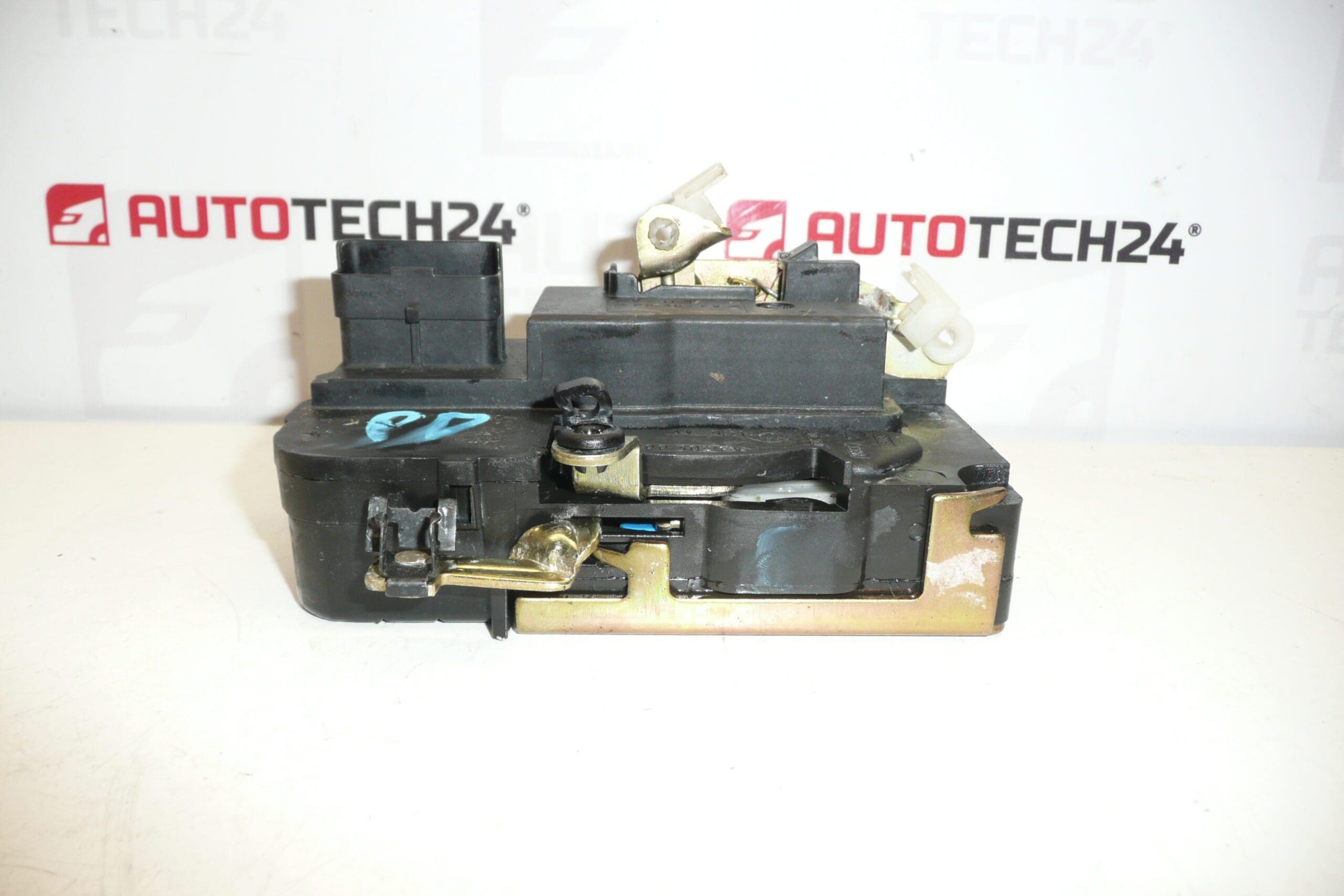 Zámek pravých předních dveří Citroën Berlingo I II 9136P7 - Obrázek 2