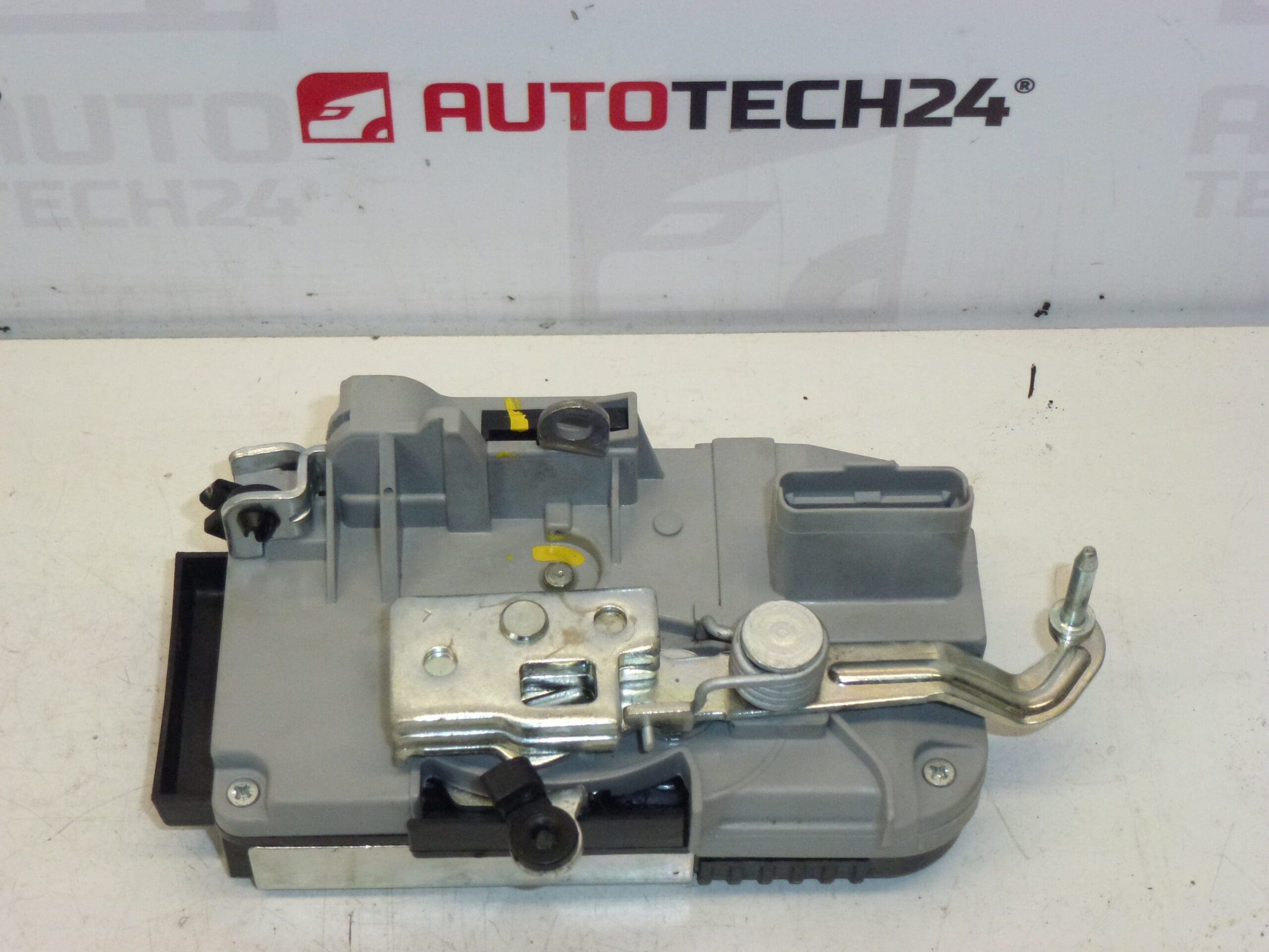 Zámek Levých Předních Dveří Citroën Peugeot 9135L4 - Obrázek 2