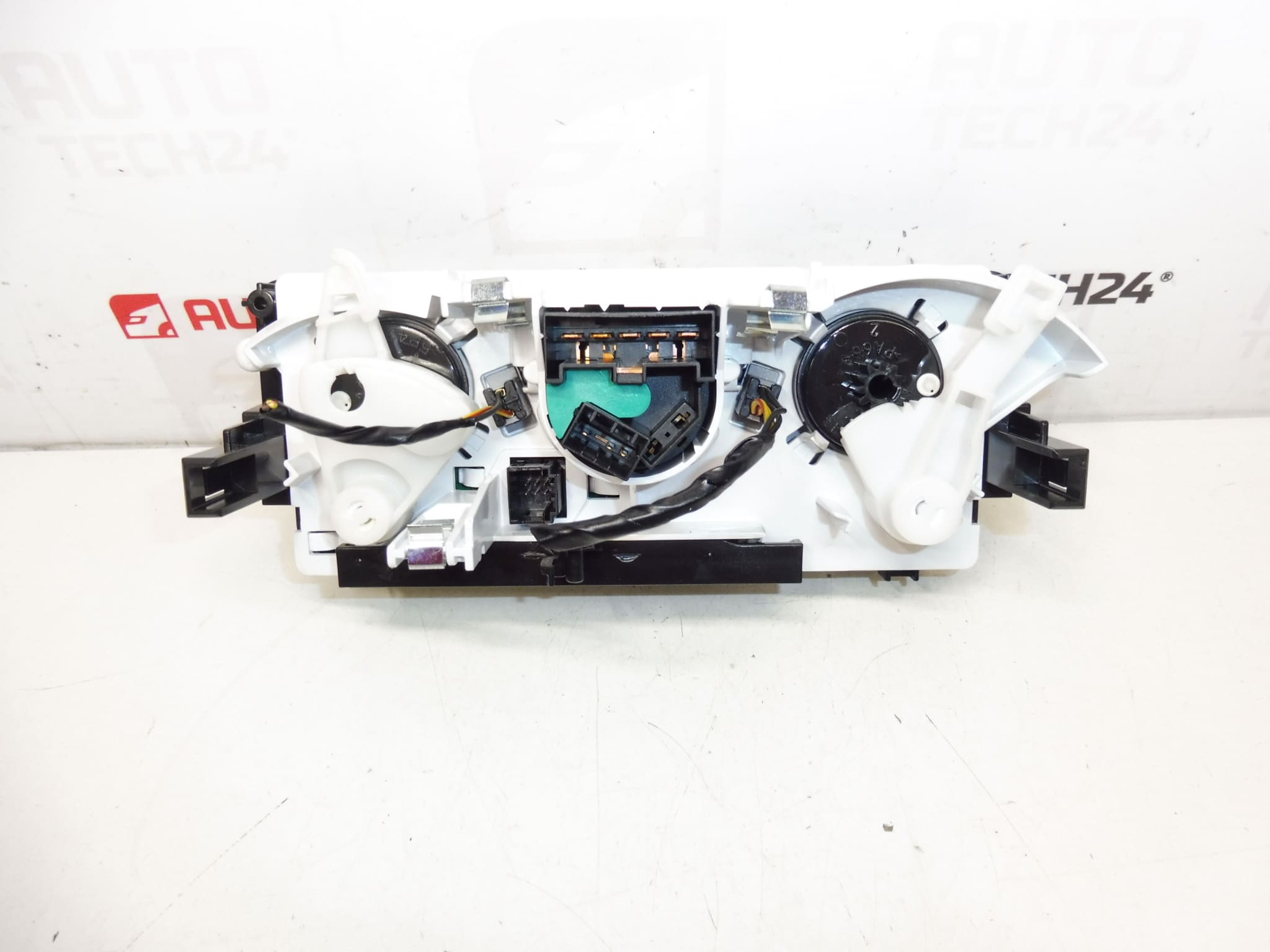 Ovladač klimatizace Citroën Peugeot 9807081177 1609170580 - Obrázek 2