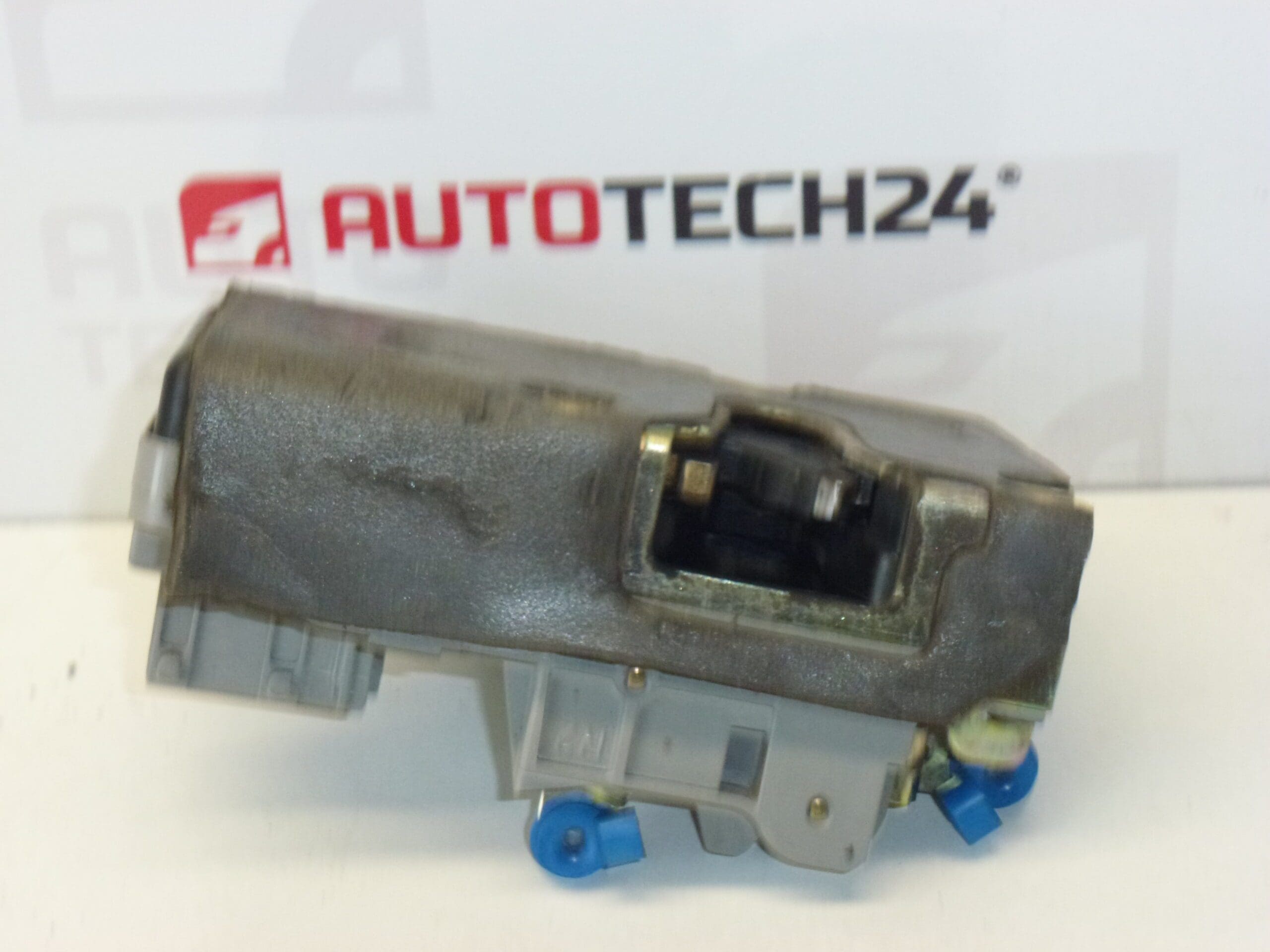 Zámek pravých předních dveří Citroën Peugeot 9136J6 II - Obrázek 2