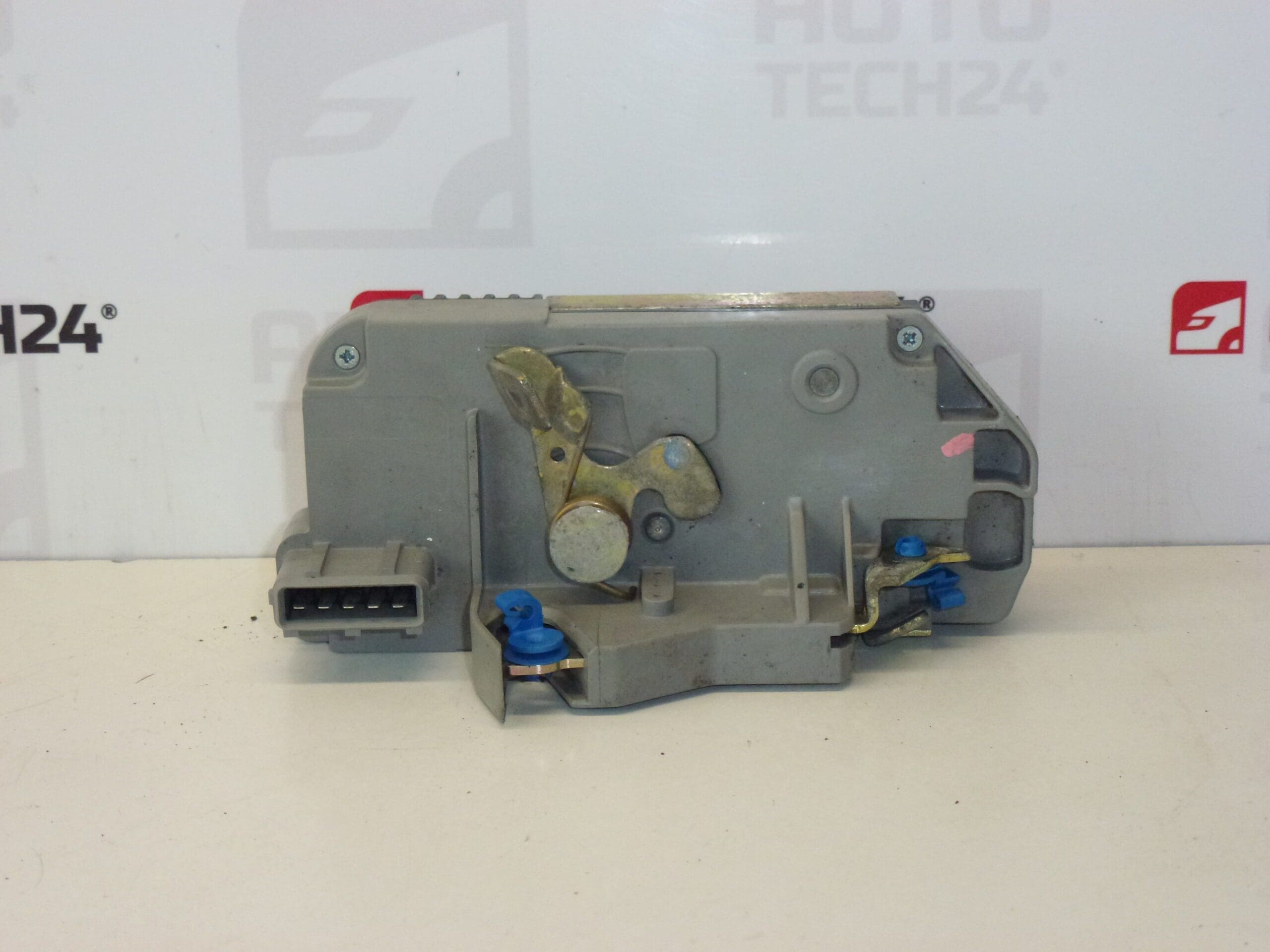 Zámek levých zadních dveří Citroën Peugeot 913744