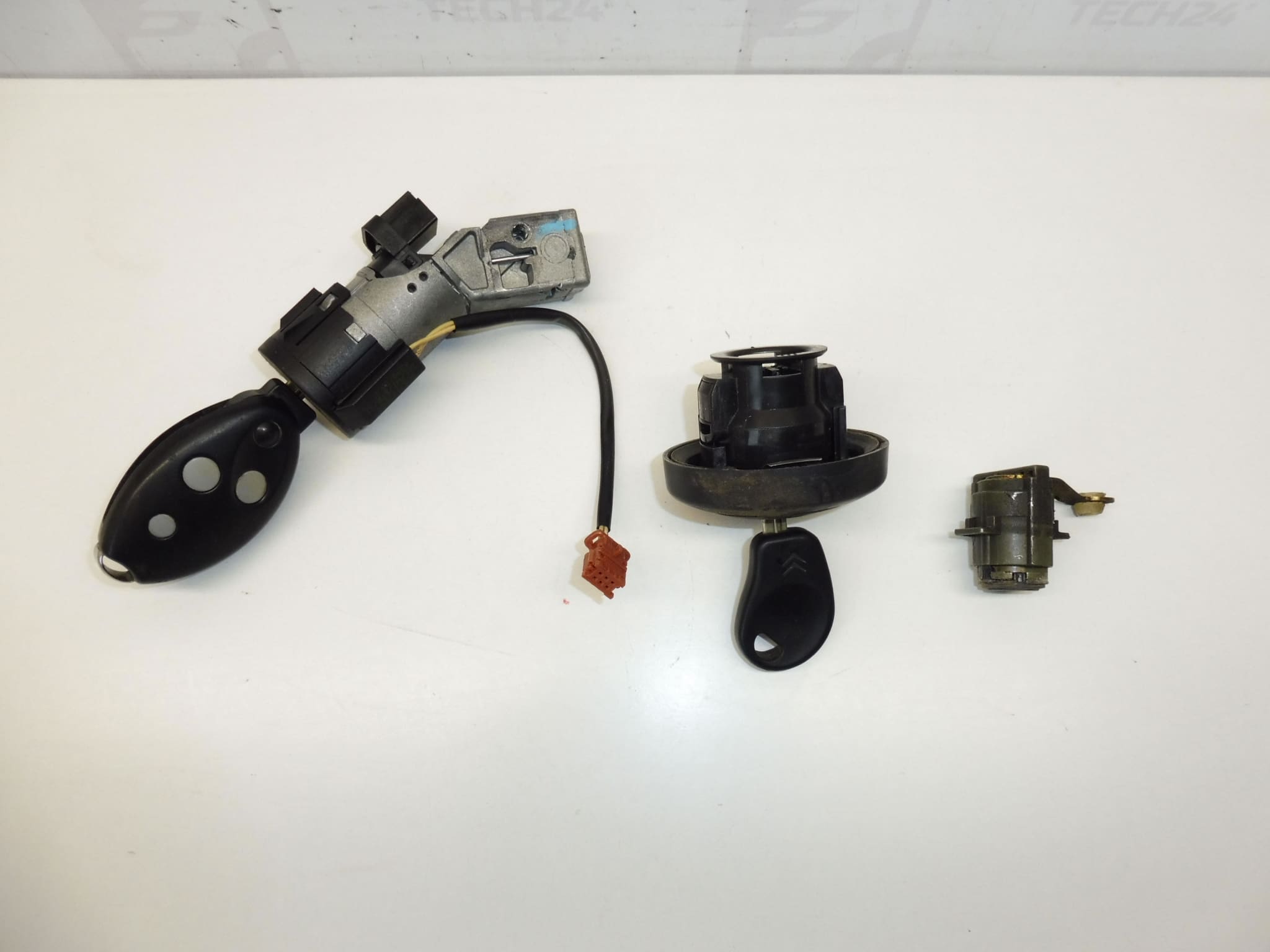 Sada zámků s 2 klíči pro Citroën C5 2005–2007 4162HE - Obrázek 2