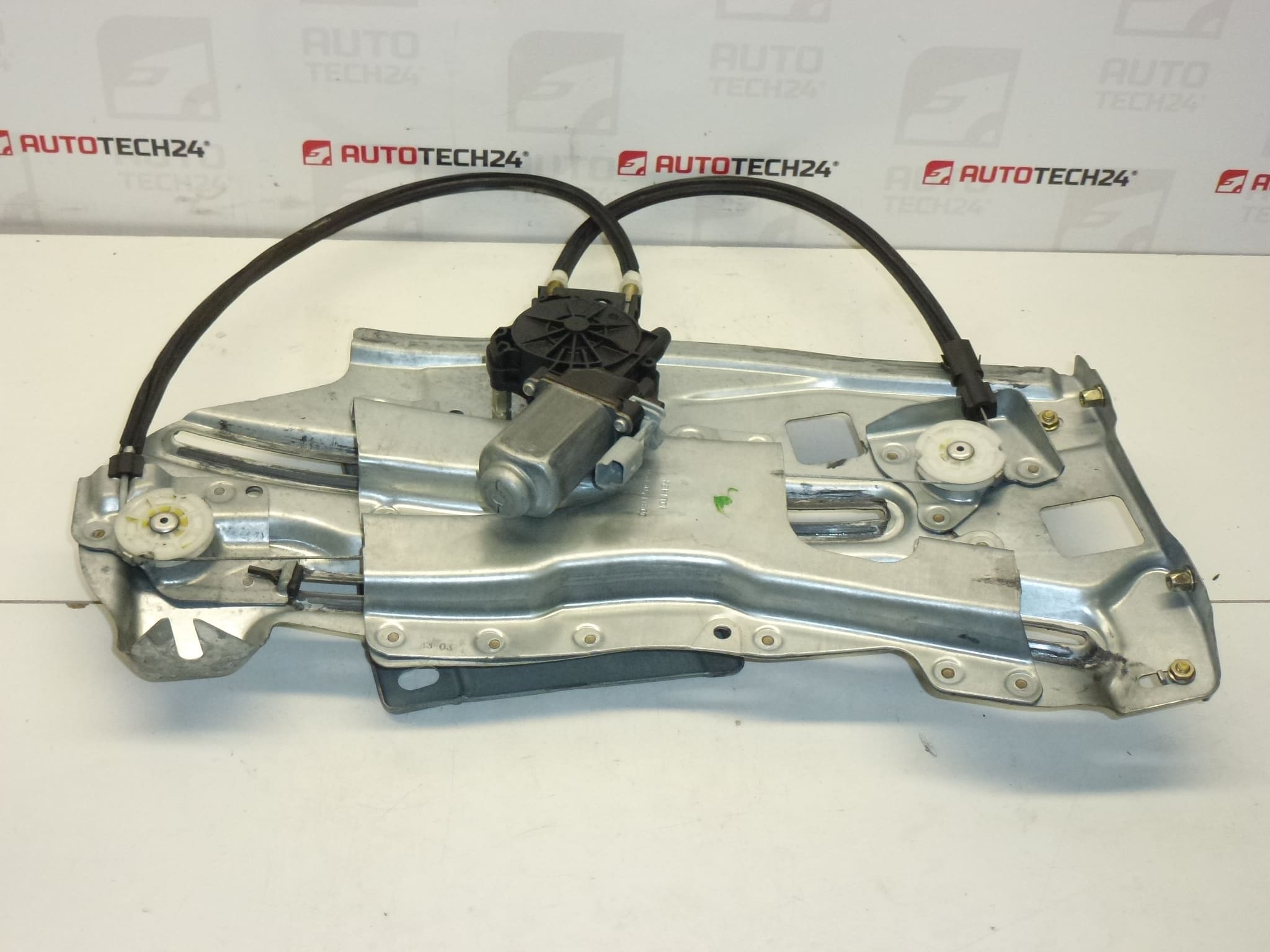 Levý zadní mechanizmus okna Citroën C3 Pluriel 963071180D 922383 - Obrázek 2