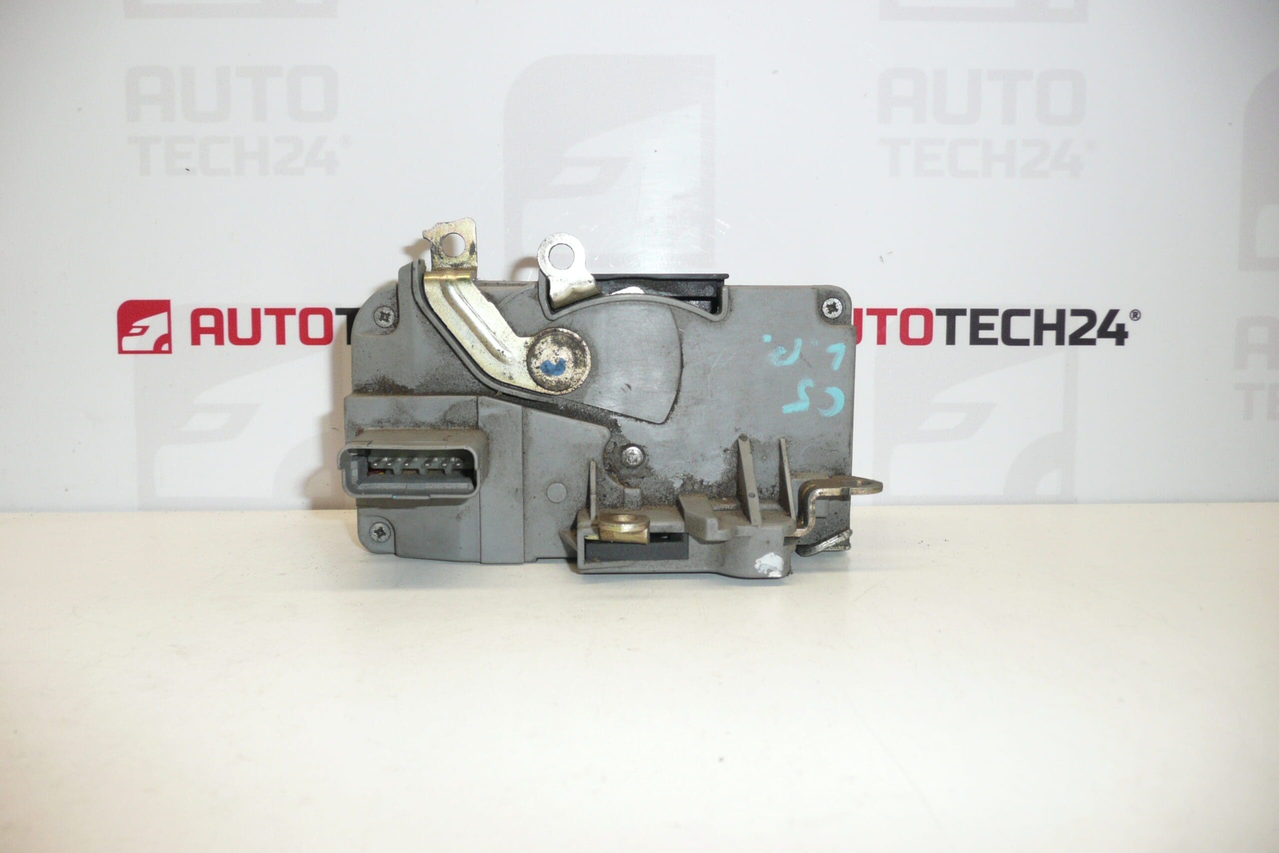 Zámek levých předních dveří Citroën C5 I a II, kód 9135J1 - Obrázek 2