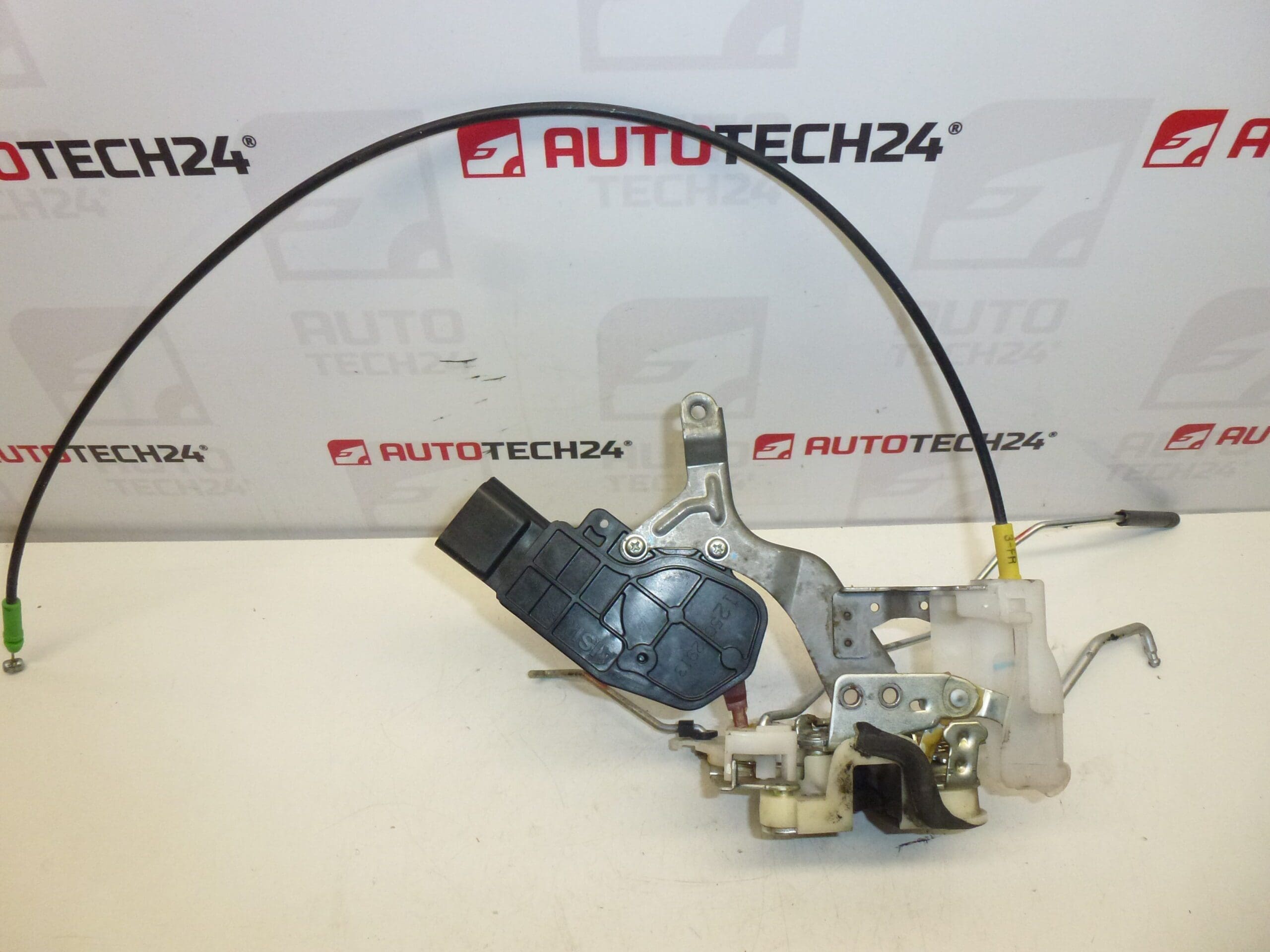 Zámek pravých dveří Citroën C1 Peugeot 107 9136V1 - Obrázek 2