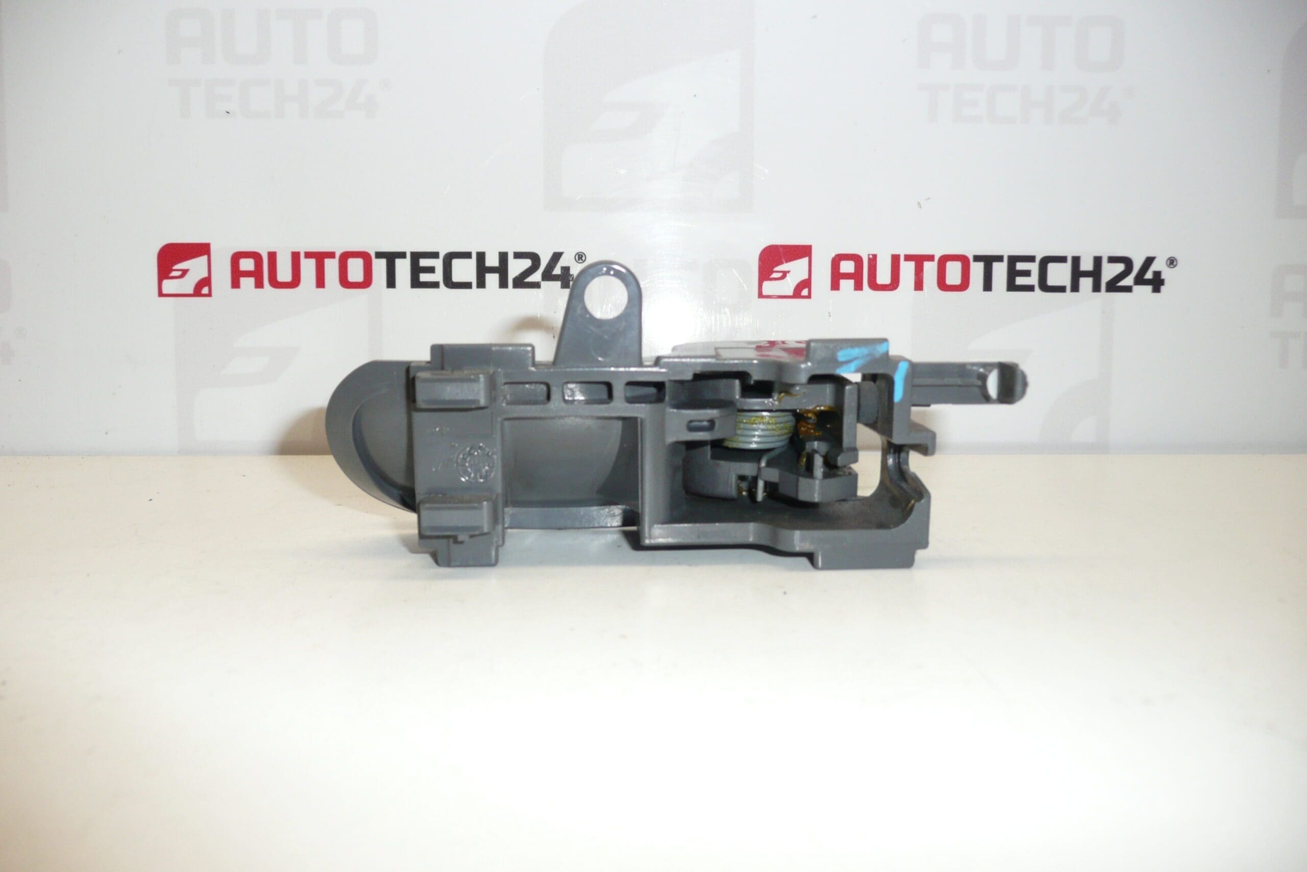 Vnitřní levá klika Citroën C1 Peugeot 107 9143K9 - Obrázek 2