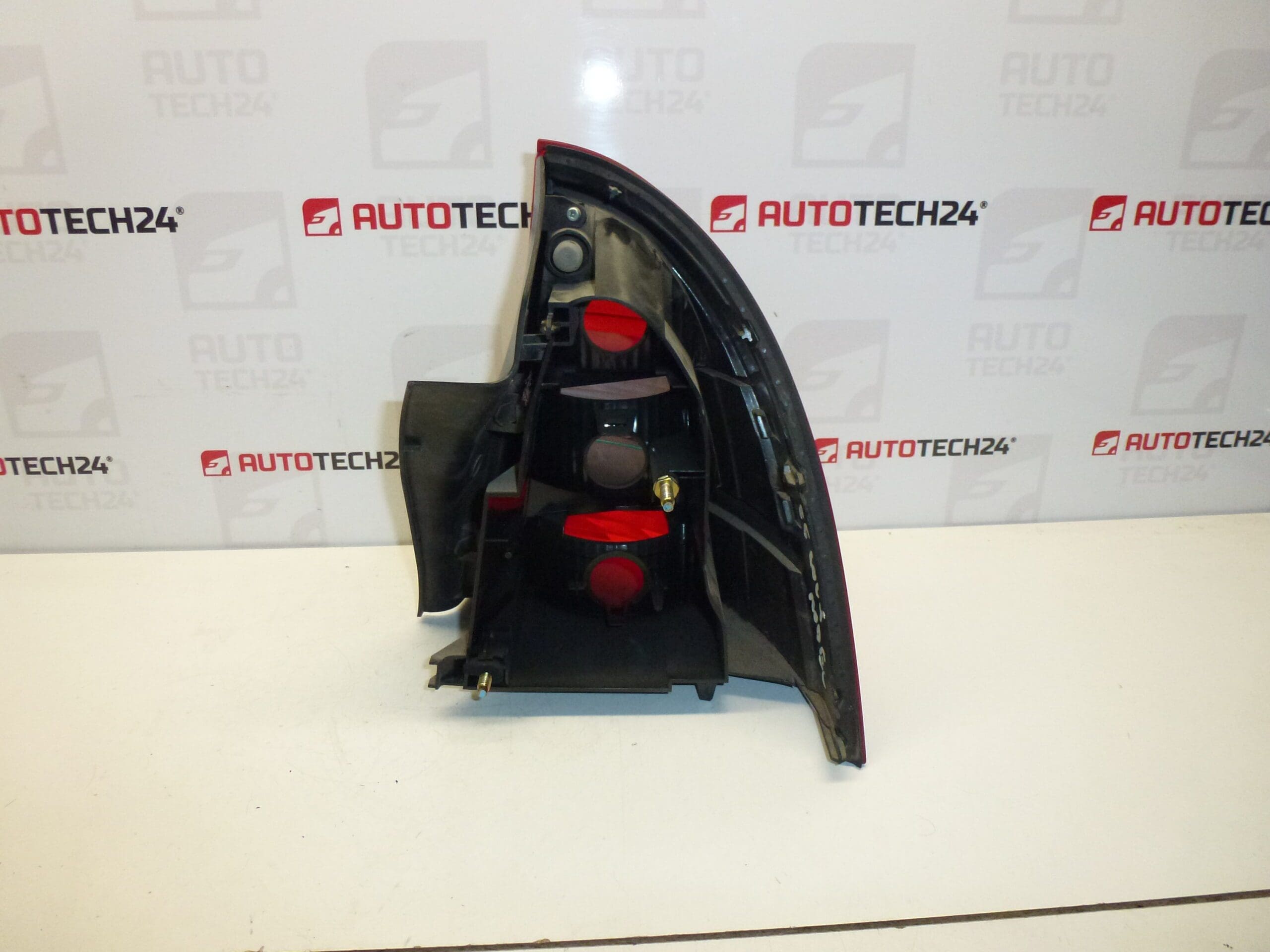 Levá zadní vnější lampa Citroën C5 II 89032697 6350V3 - Obrázek 2