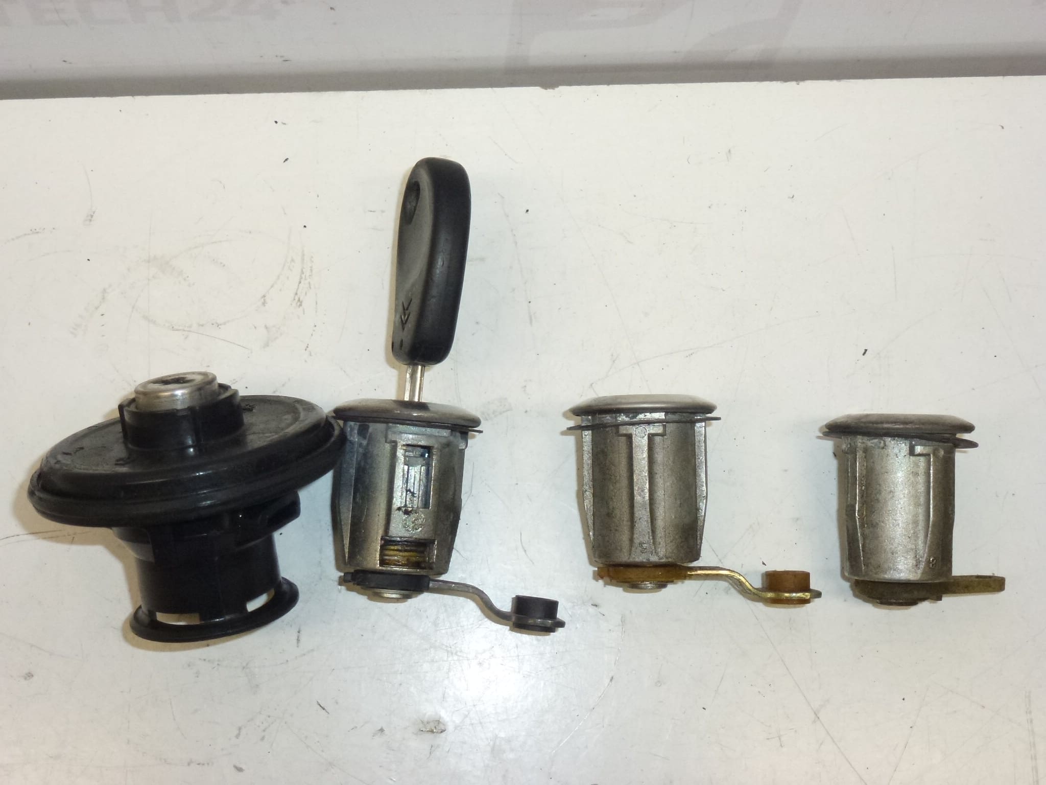 Sada klíčů a zámků Citroën Berlingo II 4162CF - Obrázek 2