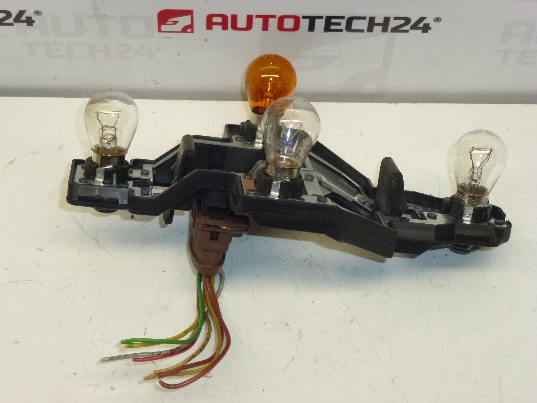 Patice pravé zadní lampy Citroën Xsara Kombi 6351J8 - Obrázek 2