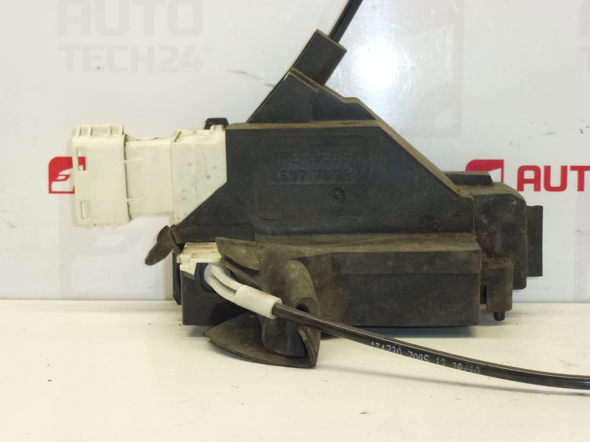 Zámek levých dveří Peugeot 407 9686691980 9137Q7 - Obrázek 2