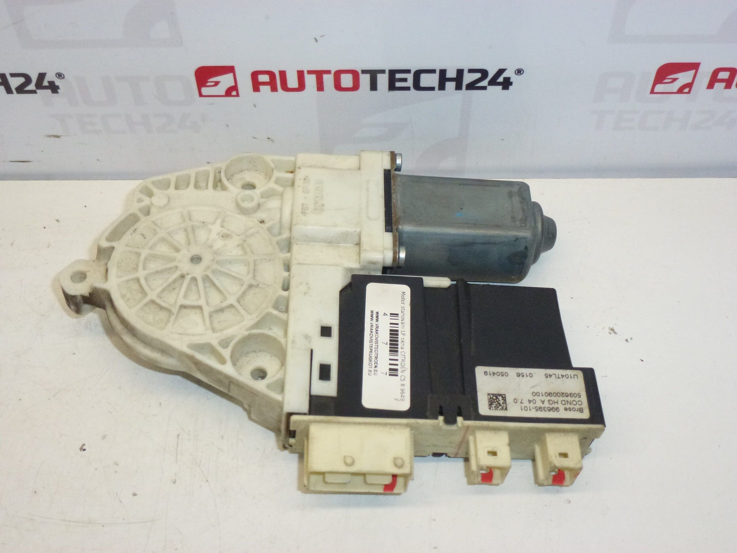 Motor stahování levého předního okna Citroën C5 II 9649304380 9221AK - Obrázek 2