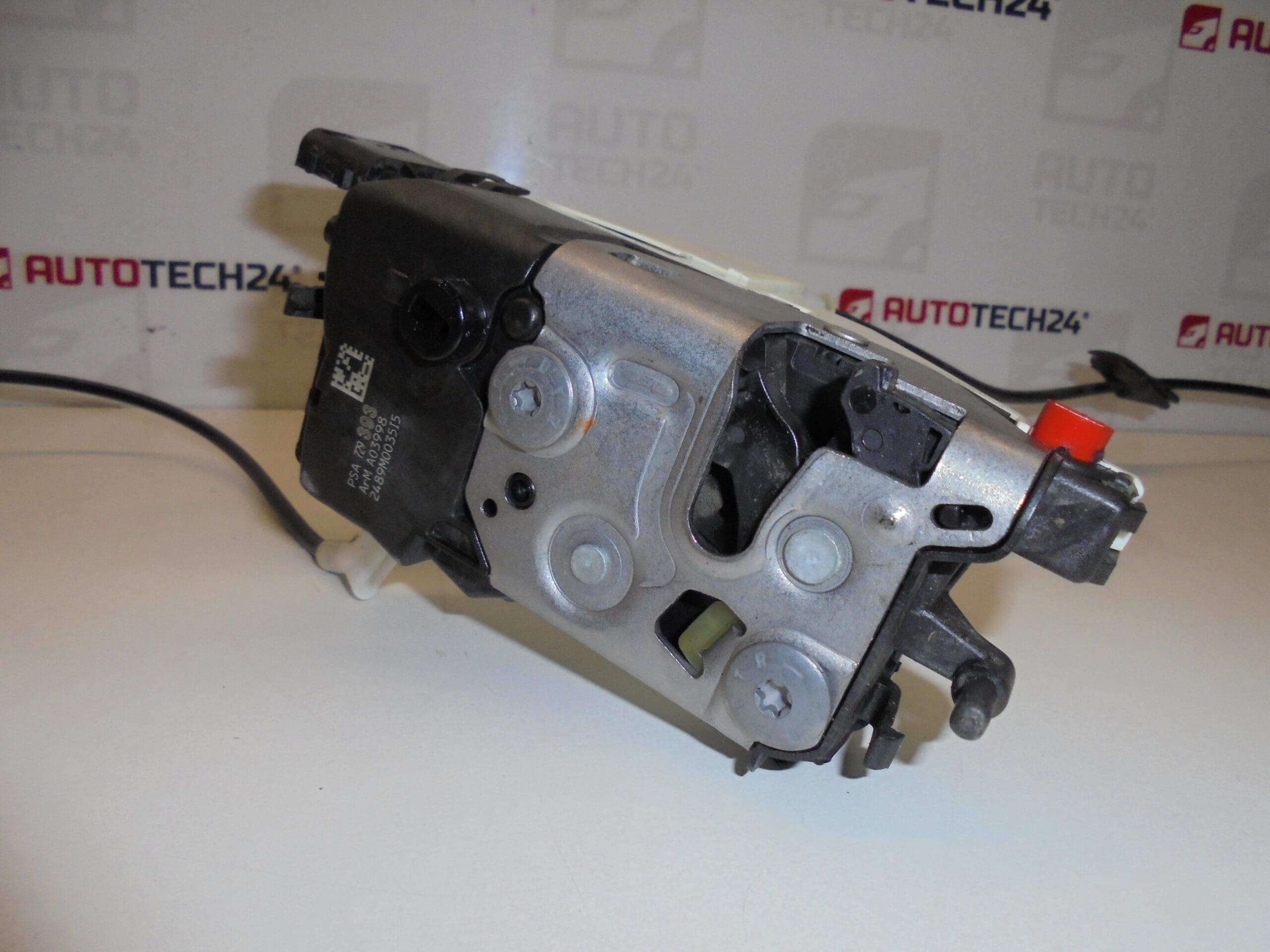 Zámek pravých zadních dveří Peugeot 308 9138Z3 9800617280