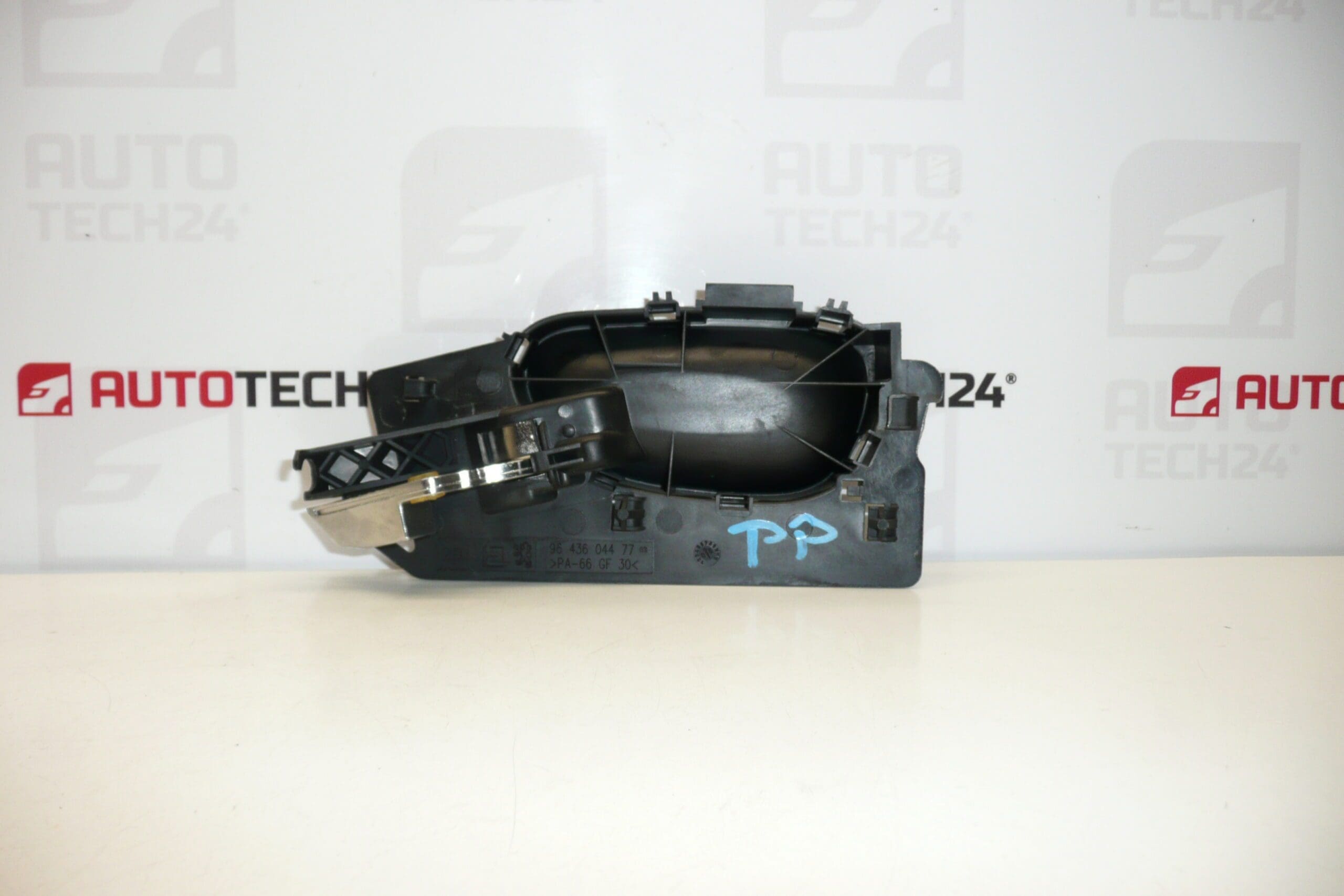 Vnitřní klika pravých dveří Peugeot 307 9143F5 9143L3