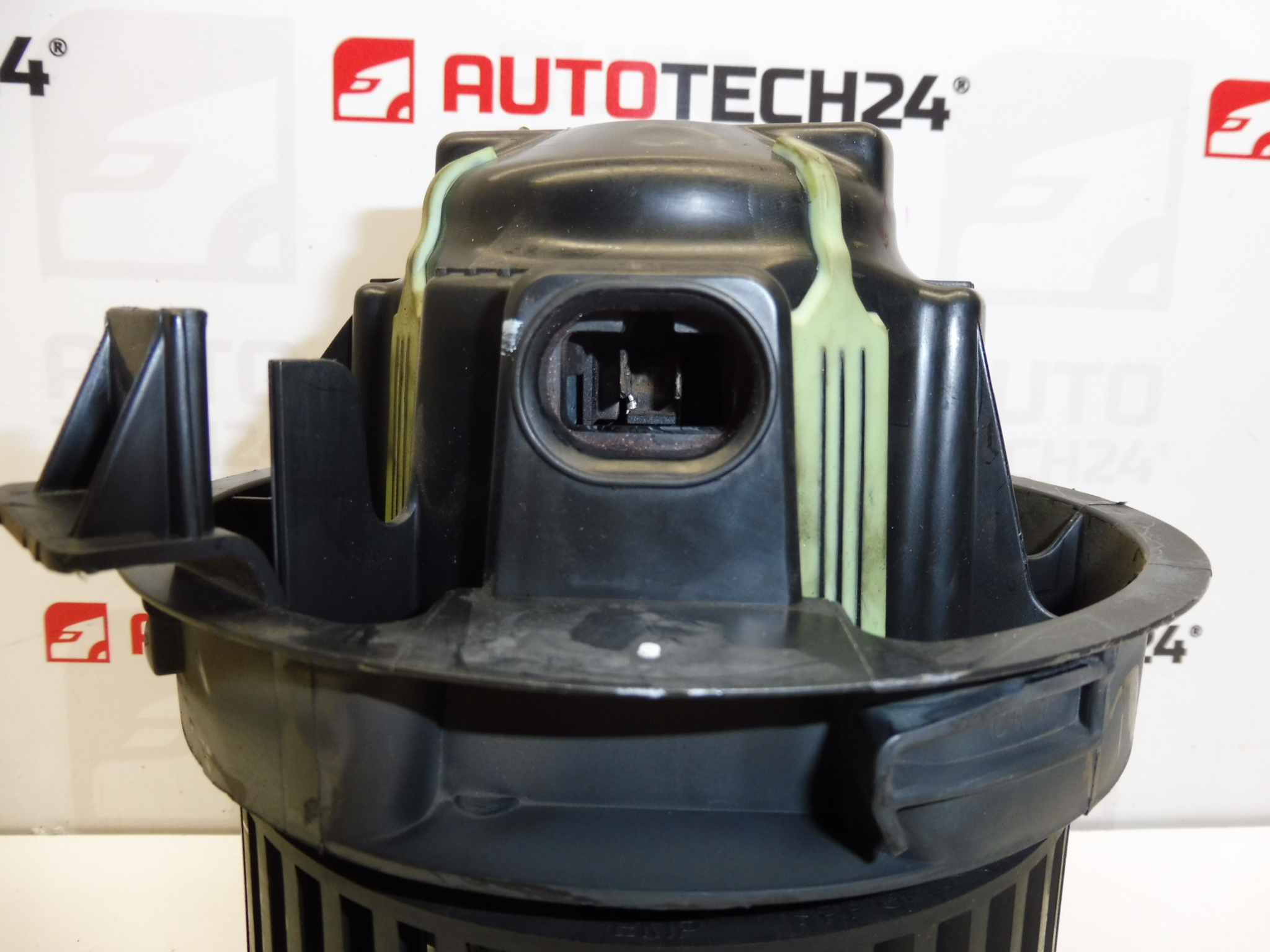 Ventilátor topení Valeo Citroën Peugeot 207 N102993X